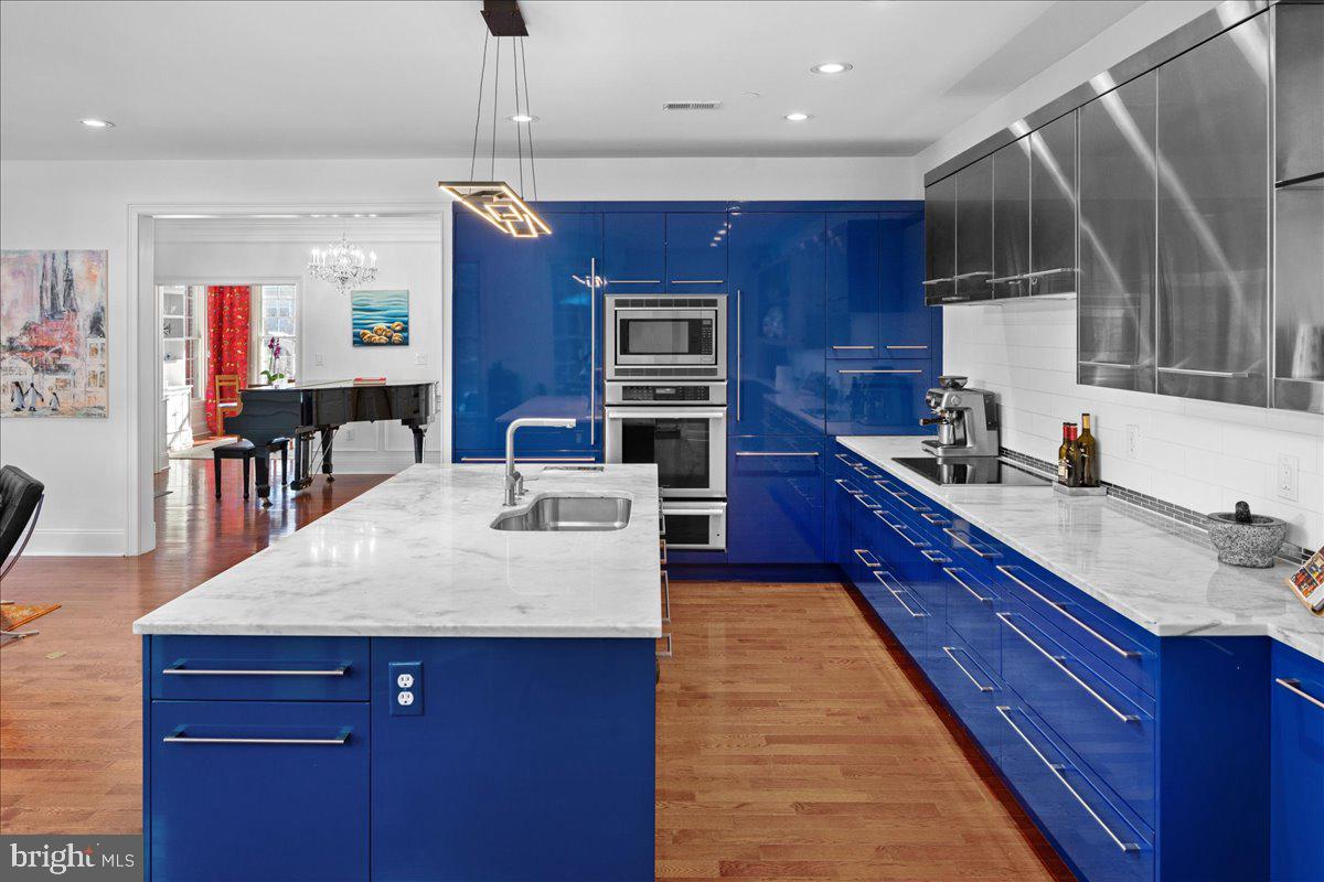 NEWTOWN STATION - Residential