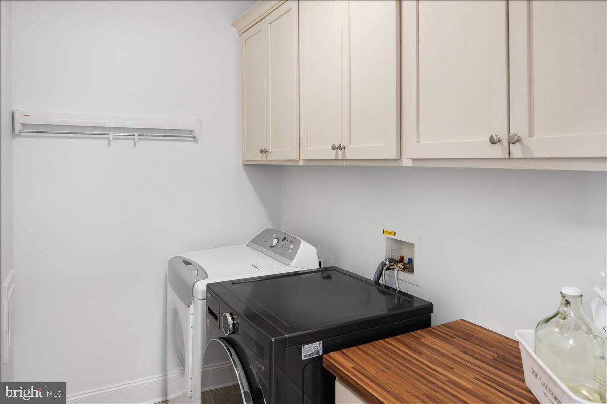 NEWTOWN STATION - Residential