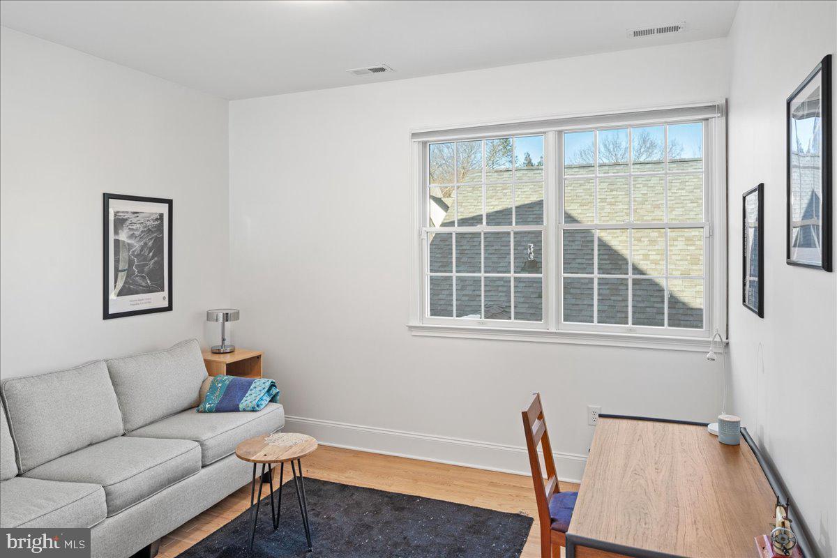 NEWTOWN STATION - Residential