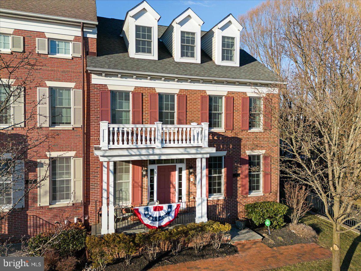 NEWTOWN STATION - Residential