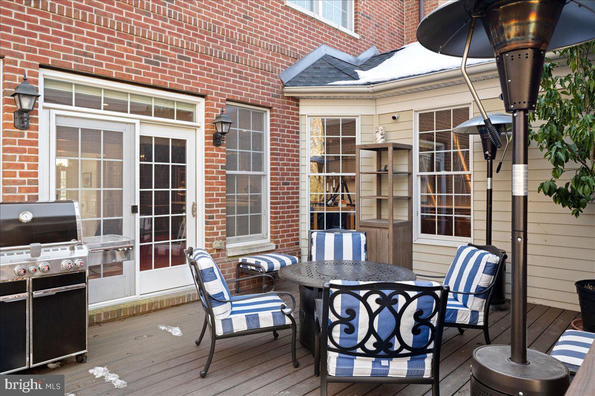 NEWTOWN STATION - Residential