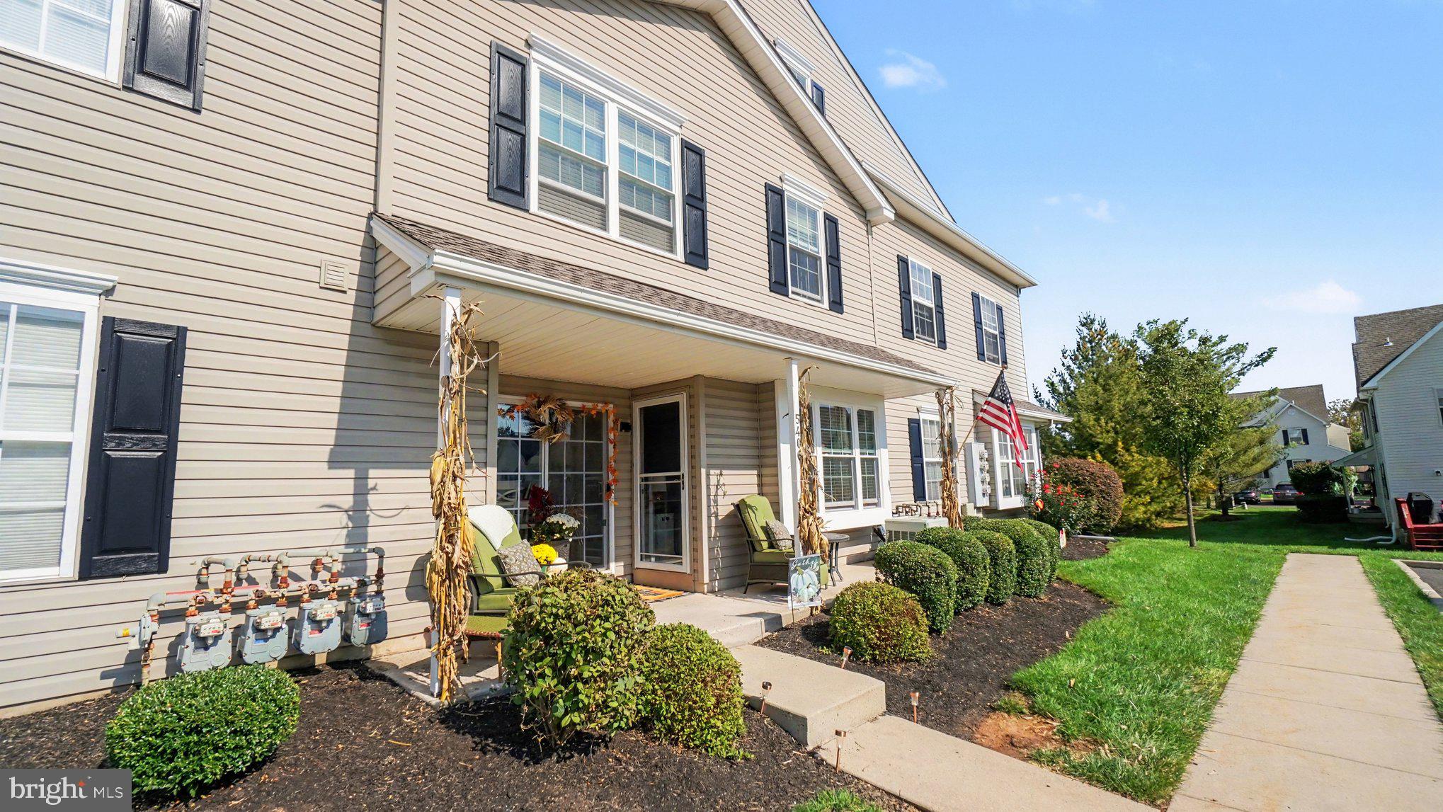 5406 DRAWBRIDGE COURT