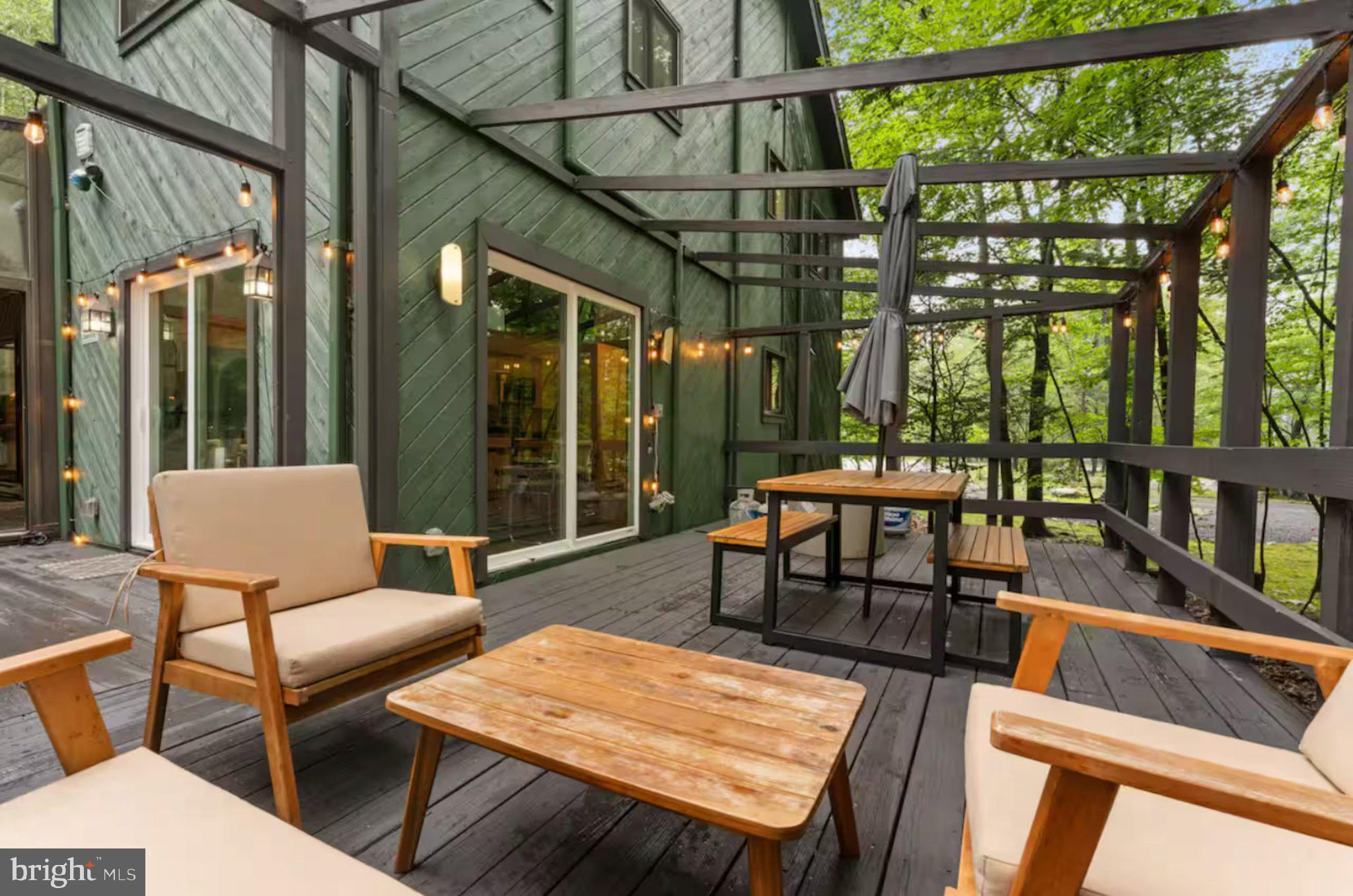 207 CEDAR CREST COURT