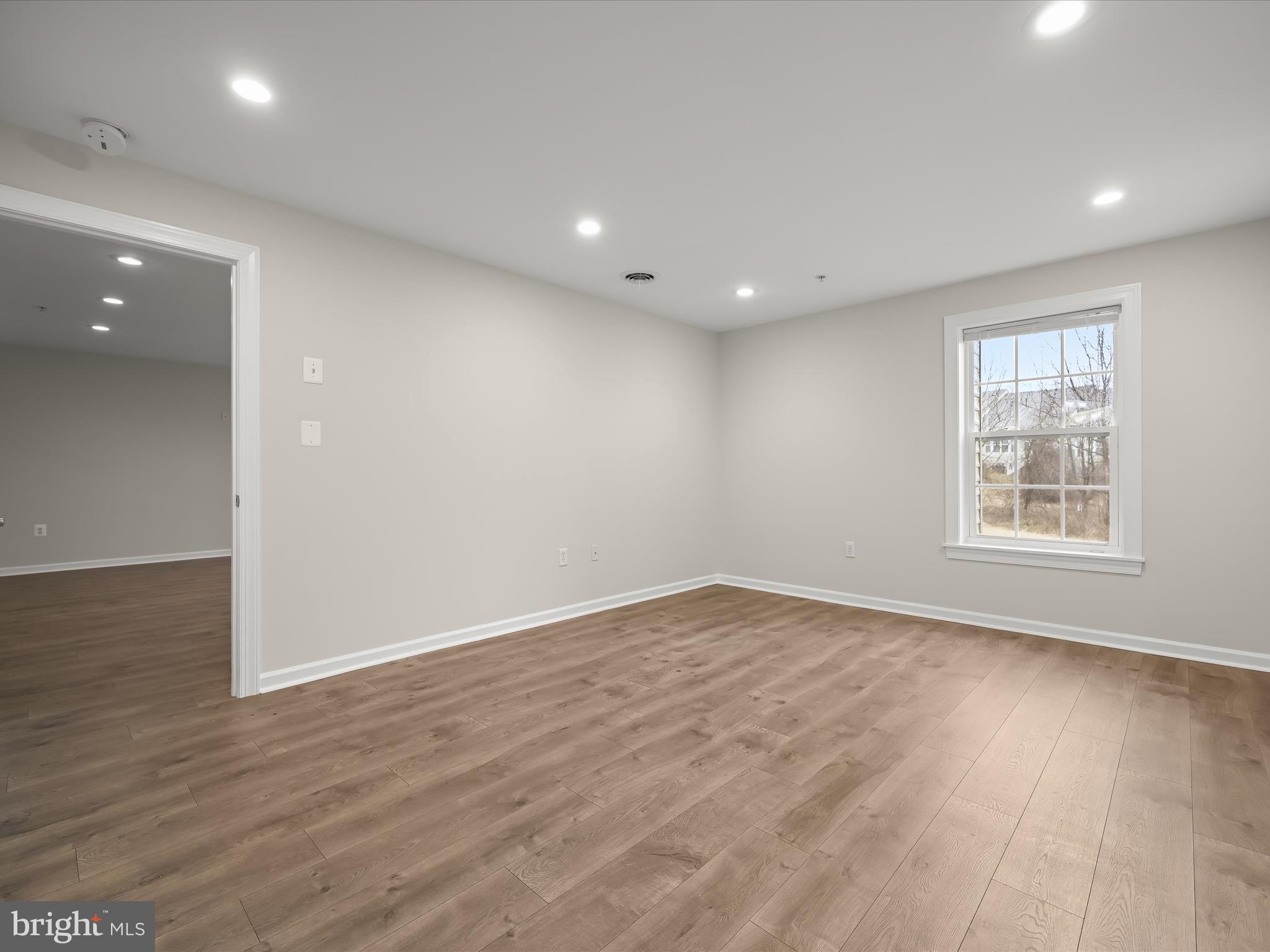 COURTYARDS AT WAVERLY WOODS EAST - Residential