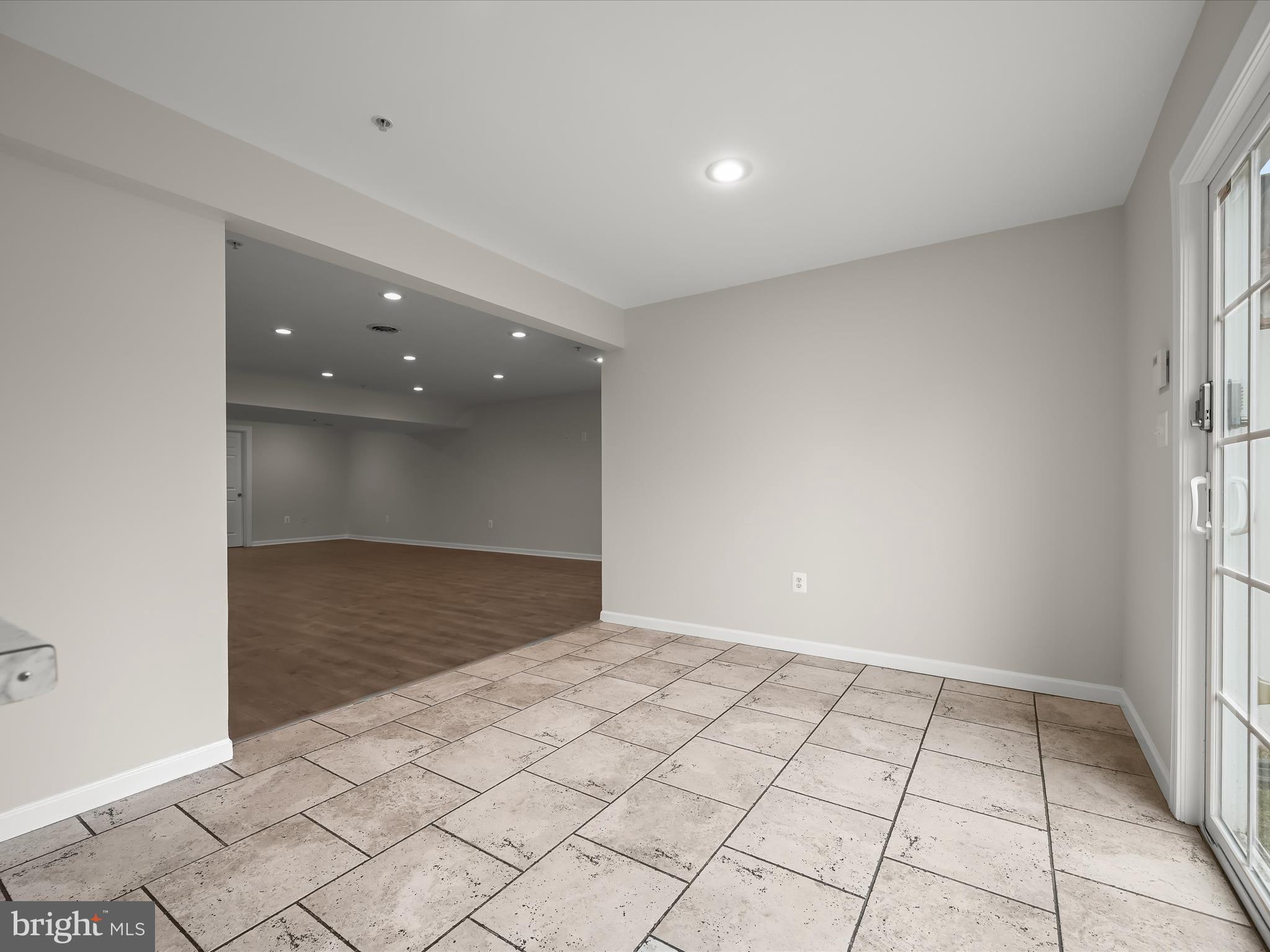 COURTYARDS AT WAVERLY WOODS EAST - Residential