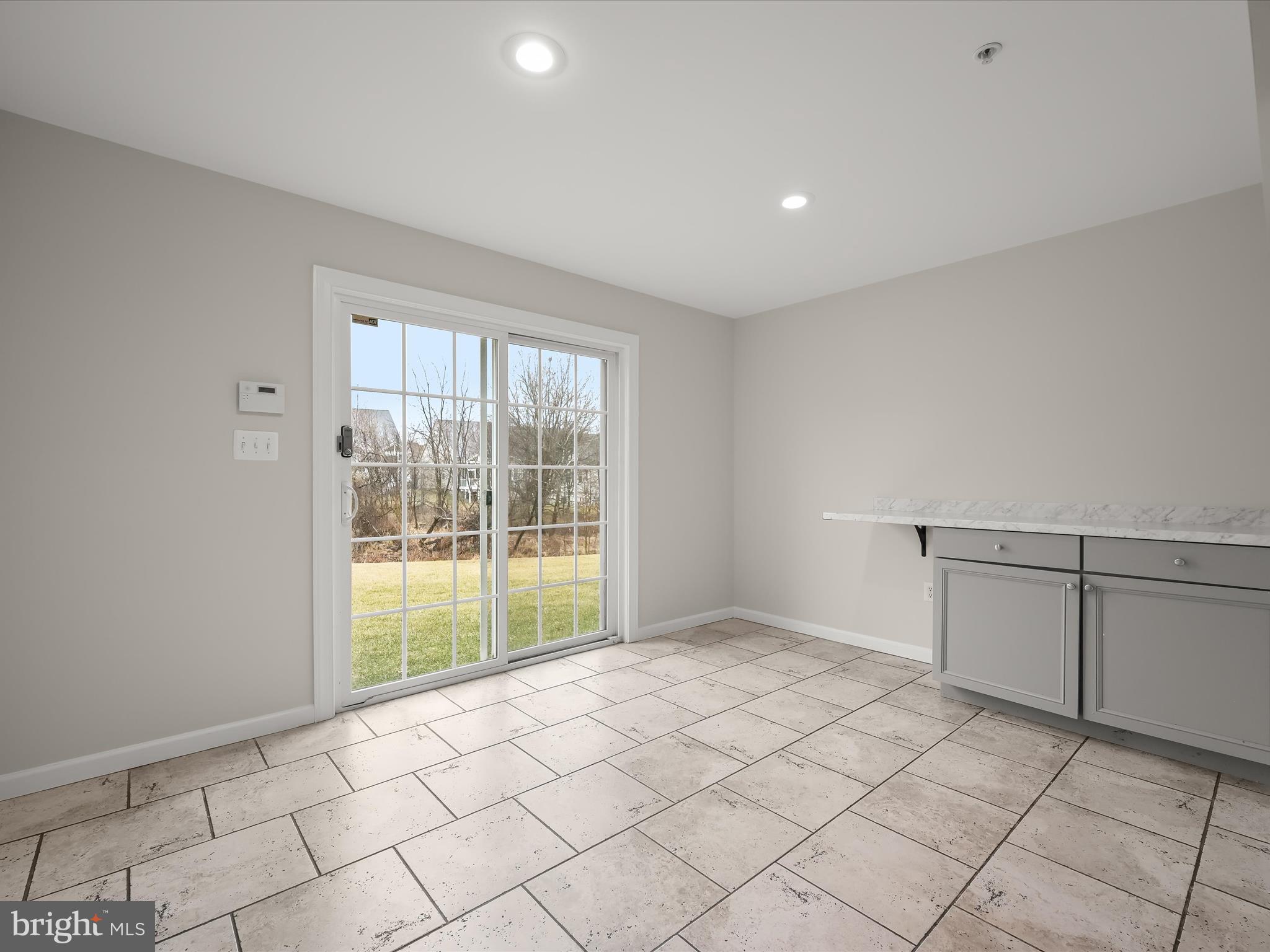 COURTYARDS AT WAVERLY WOODS EAST - Residential