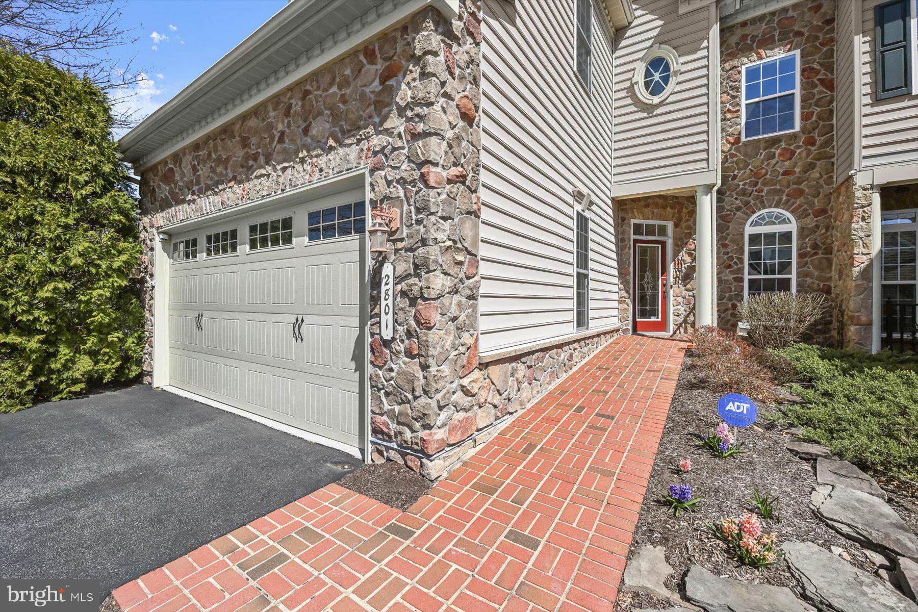 COURTYARDS AT WAVERLY WOODS EAST - Residential