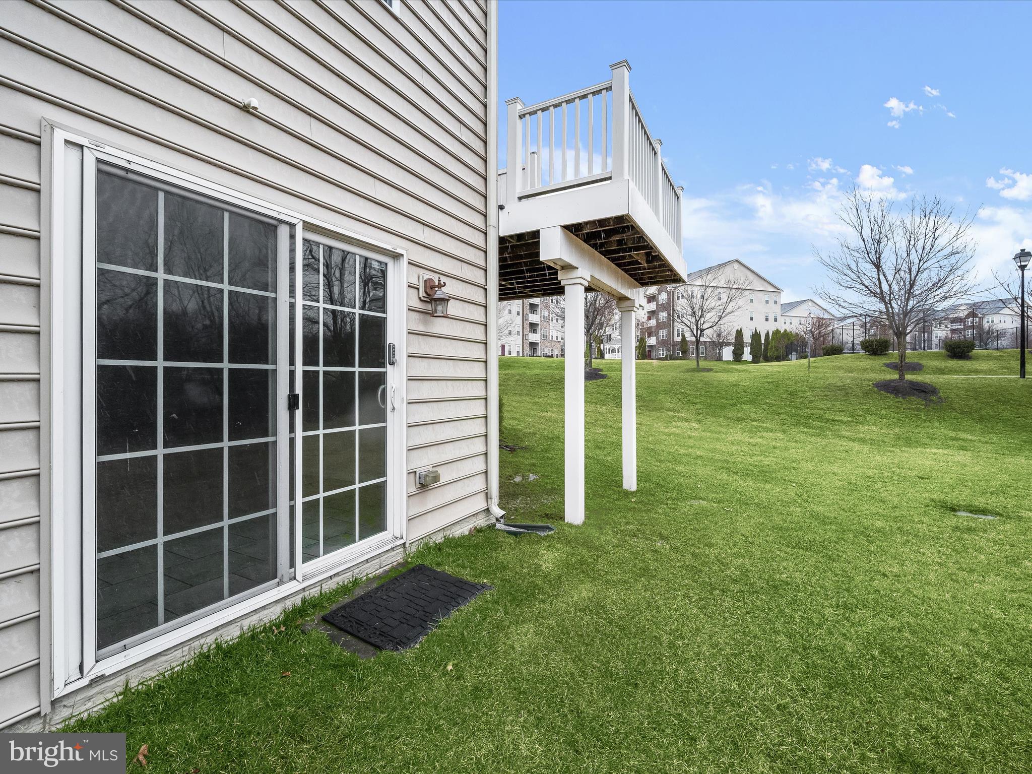 COURTYARDS AT WAVERLY WOODS EAST - Residential
