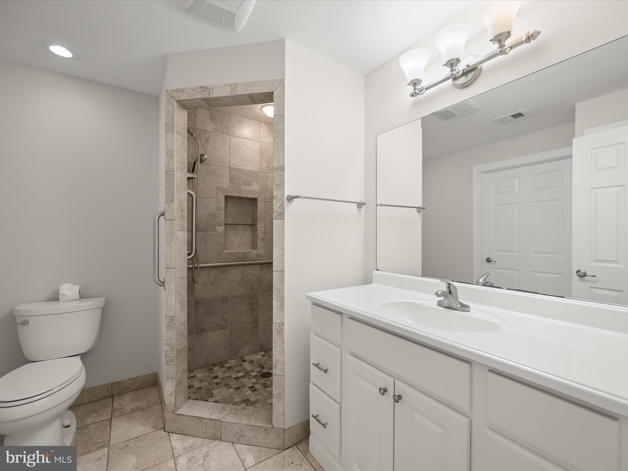 COURTYARDS AT WAVERLY WOODS EAST - Residential