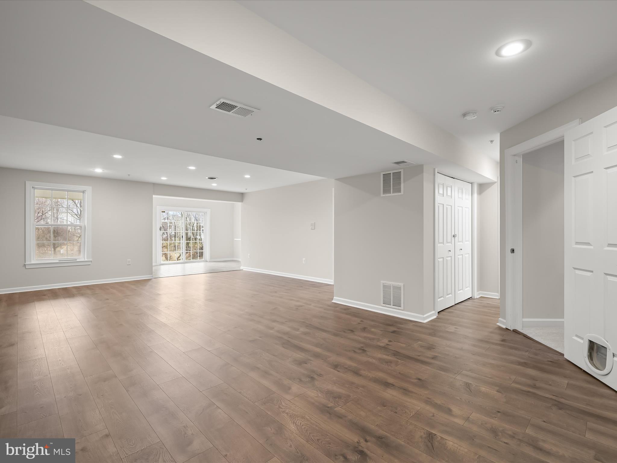 COURTYARDS AT WAVERLY WOODS EAST - Residential