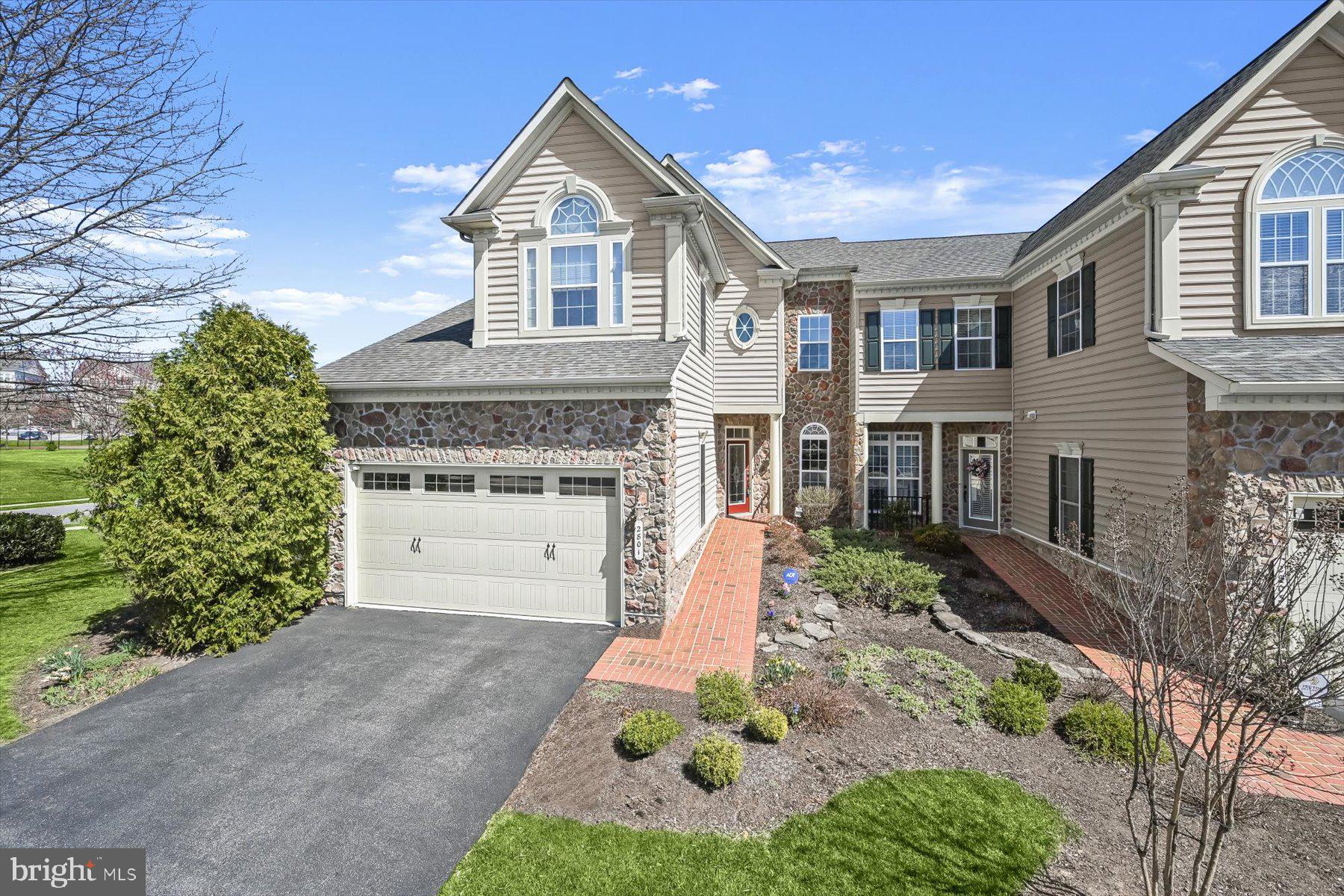 COURTYARDS AT WAVERLY WOODS EAST - Residential