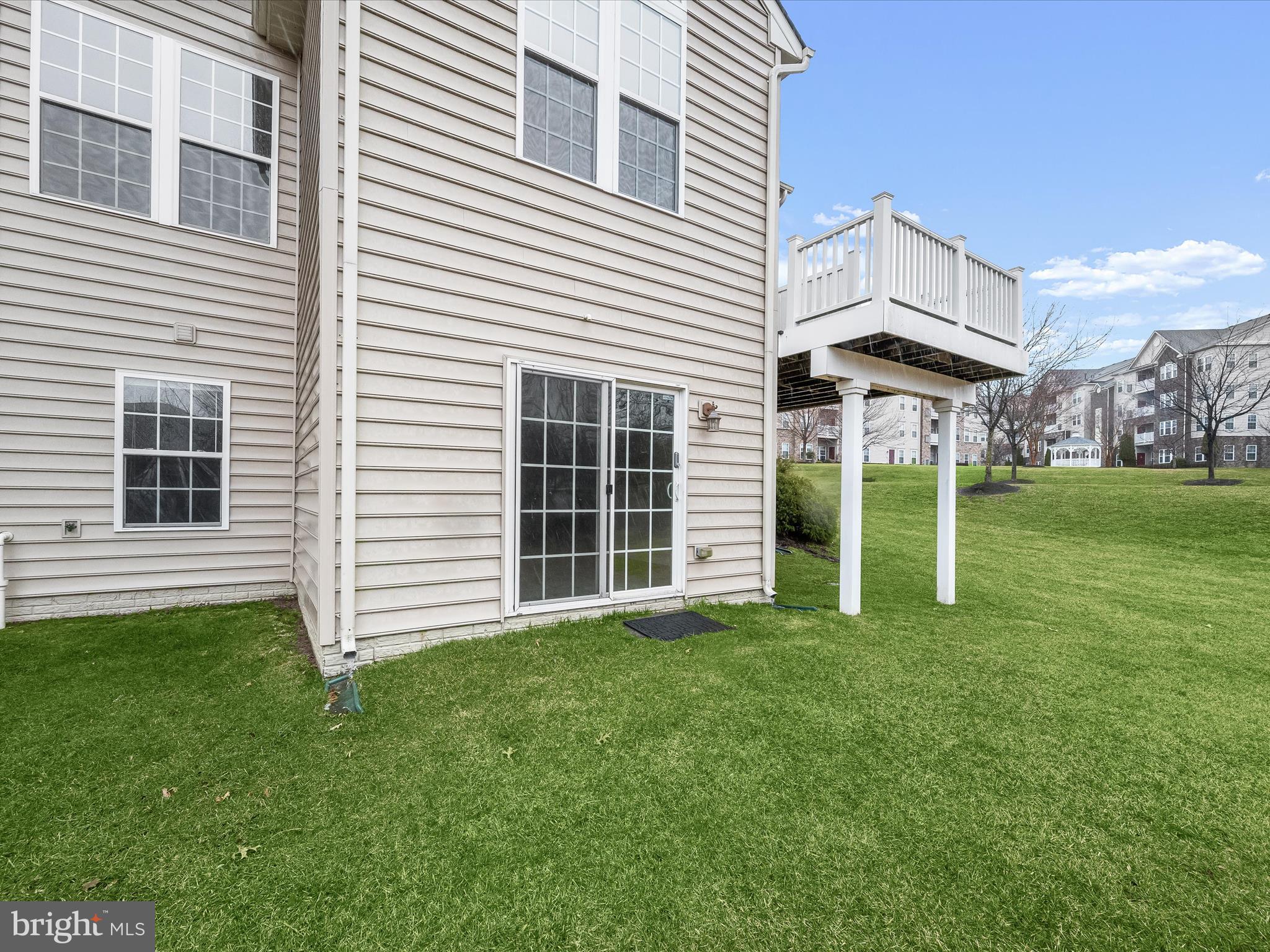 COURTYARDS AT WAVERLY WOODS EAST - Residential