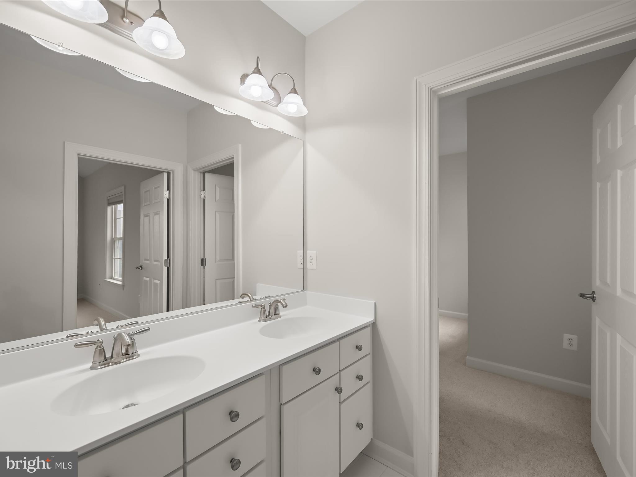 COURTYARDS AT WAVERLY WOODS EAST - Residential