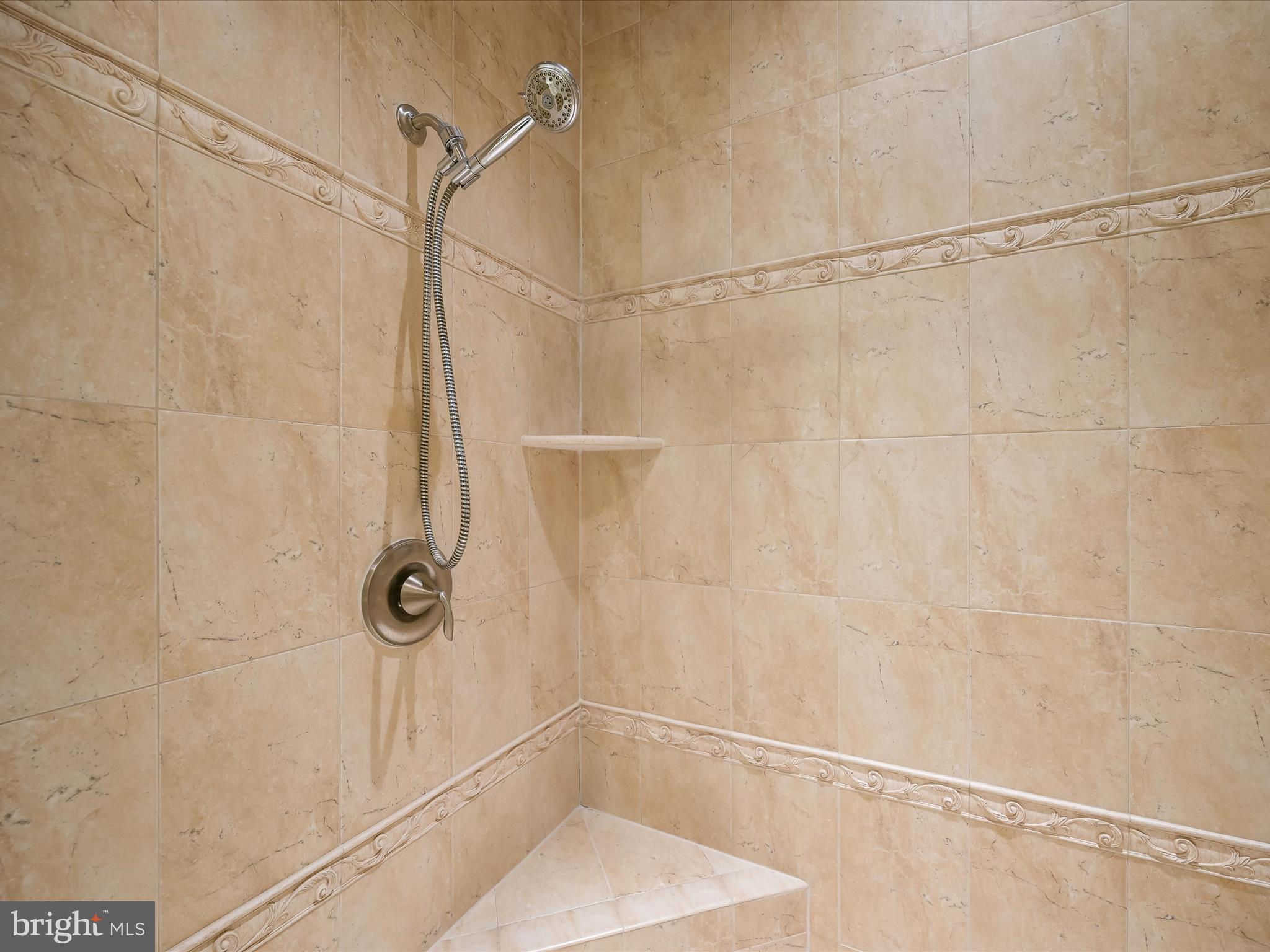 COURTYARDS AT WAVERLY WOODS EAST - Residential