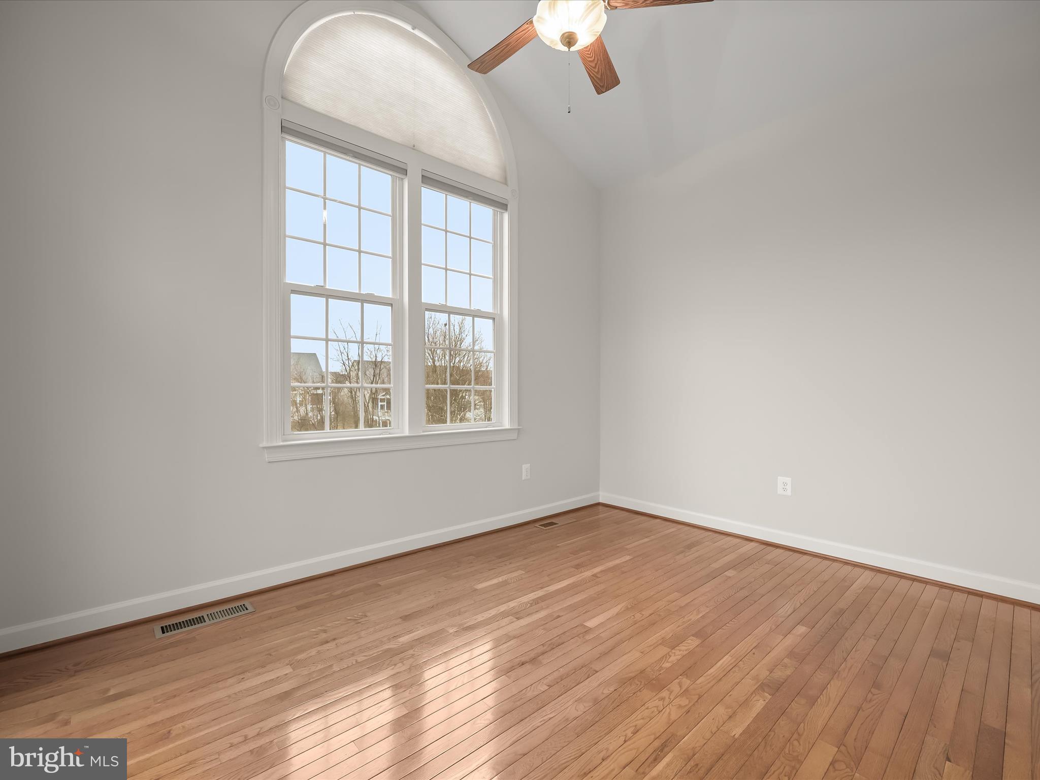 COURTYARDS AT WAVERLY WOODS EAST - Residential