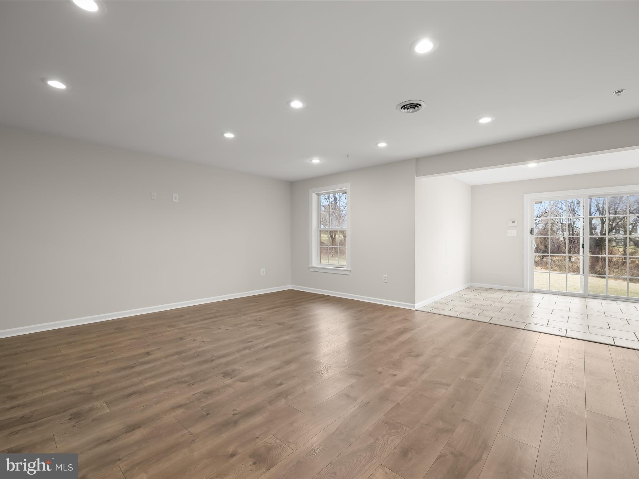 COURTYARDS AT WAVERLY WOODS EAST - Residential