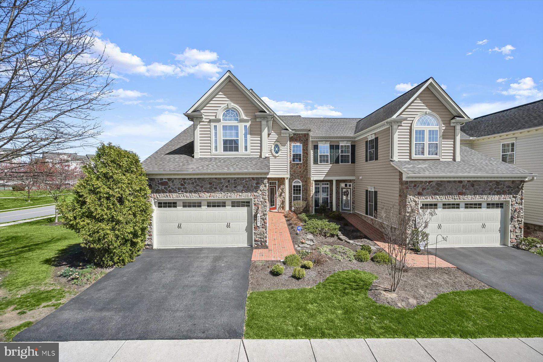 COURTYARDS AT WAVERLY WOODS EAST - Residential