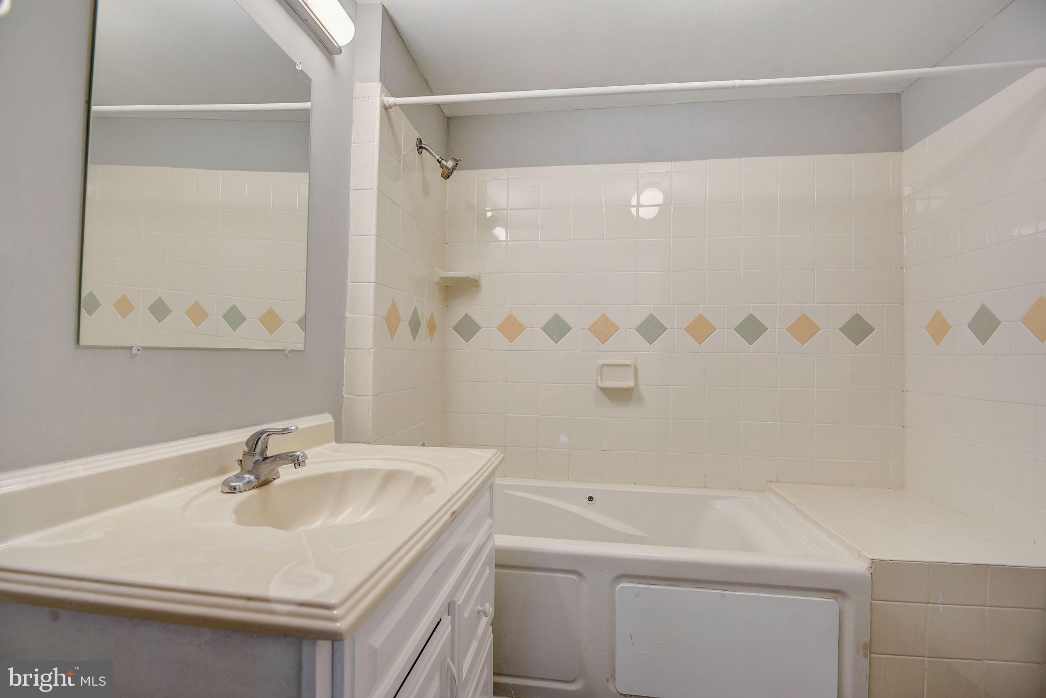 VILLAGE OF OWEN BROWN - Residential