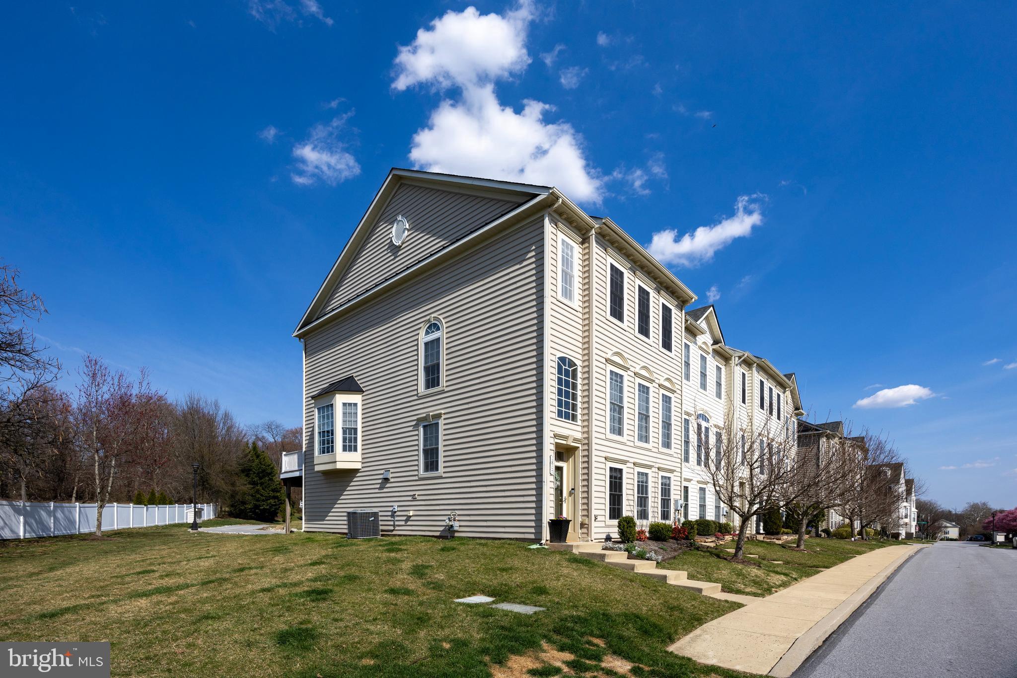 NORTHRIDGE VILLAGE - Residential