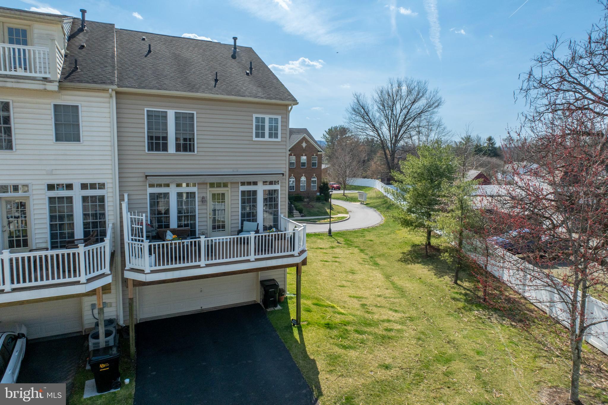 NORTHRIDGE VILLAGE - Residential