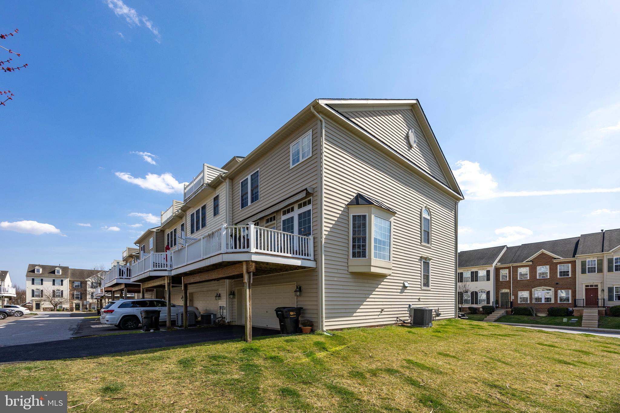 NORTHRIDGE VILLAGE - Residential