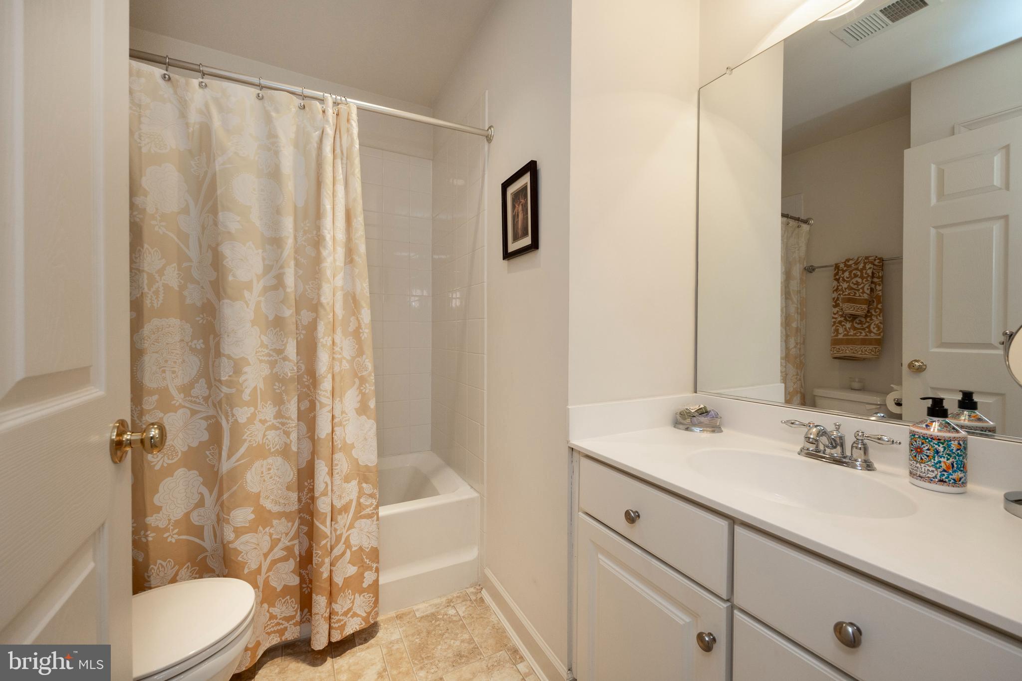 NORTHRIDGE VILLAGE - Residential