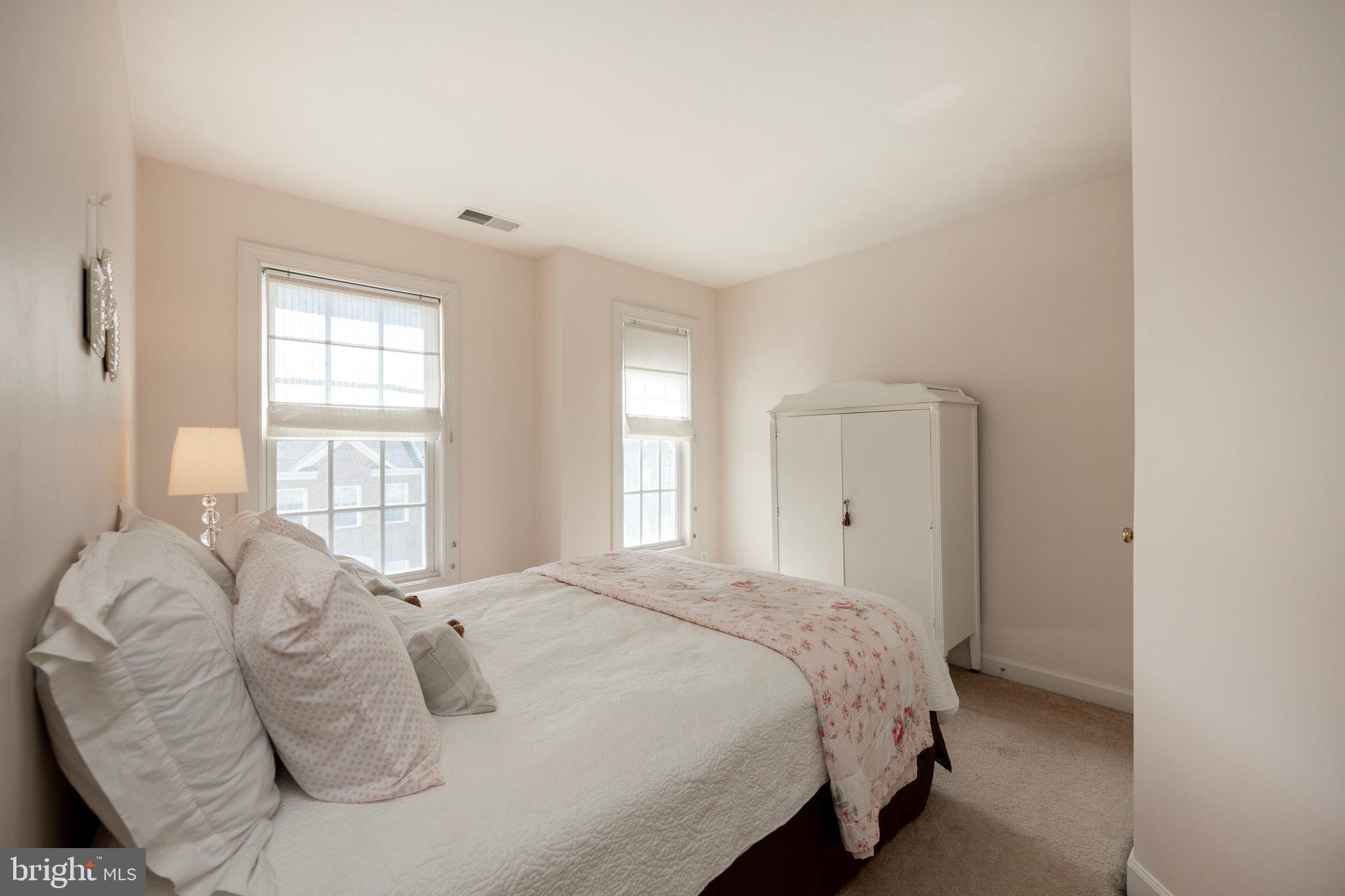 NORTHRIDGE VILLAGE - Residential