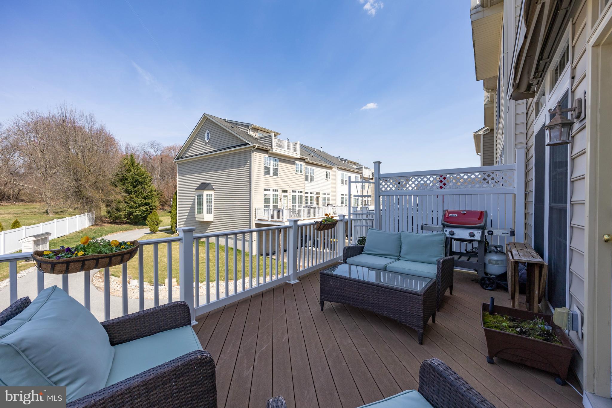 NORTHRIDGE VILLAGE - Residential