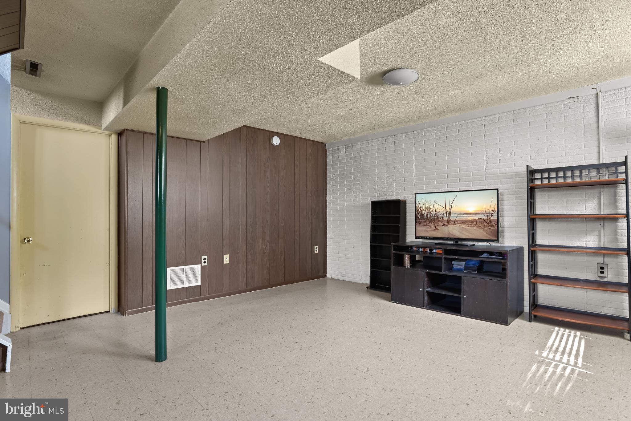 VILLAGE OF OLDE MILL - Residential