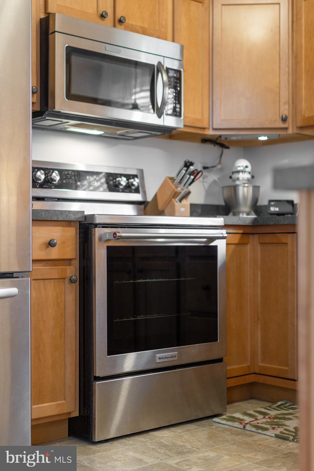 STONE MANOR - Residential