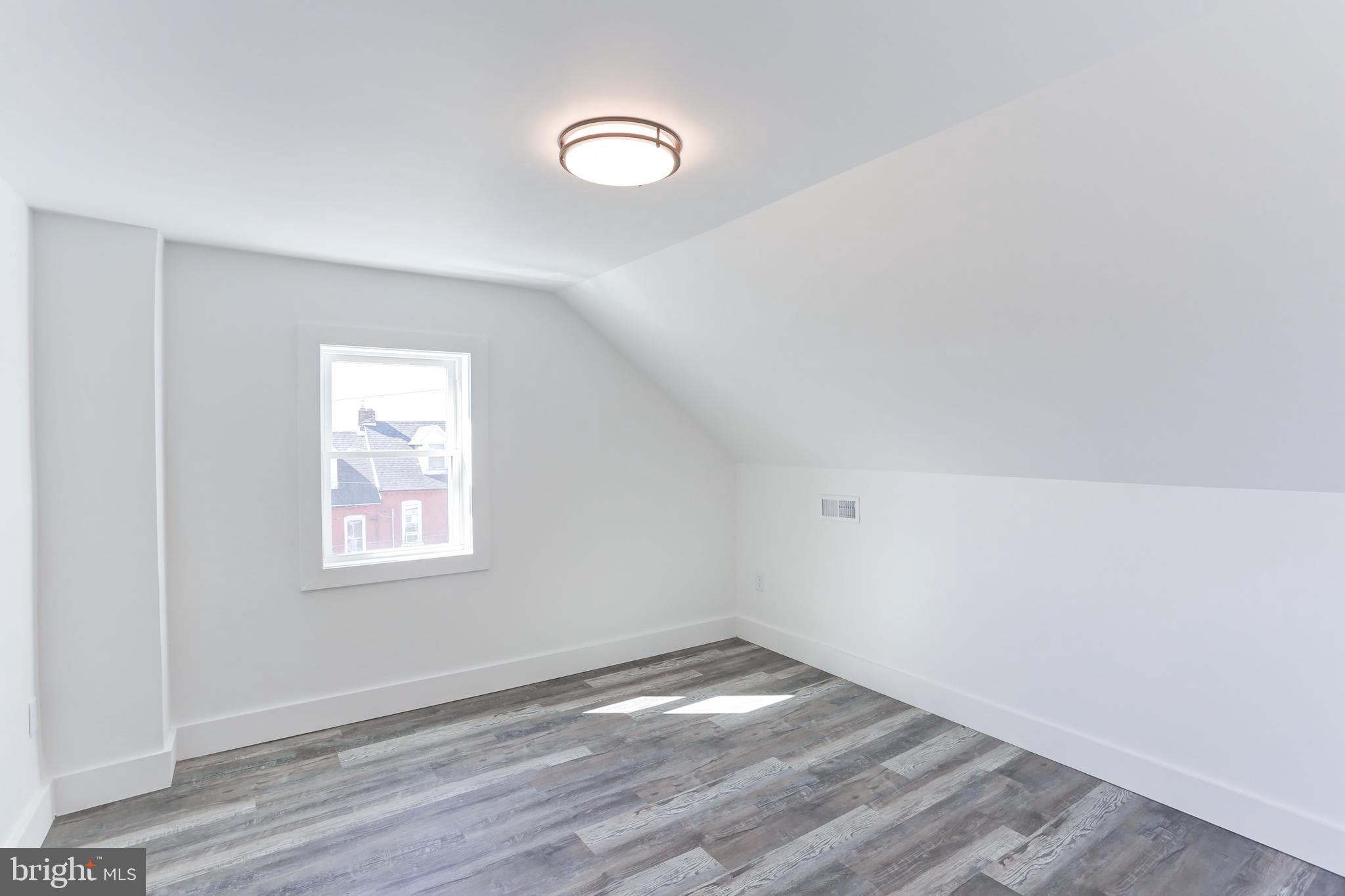 LANCASTER - Residential