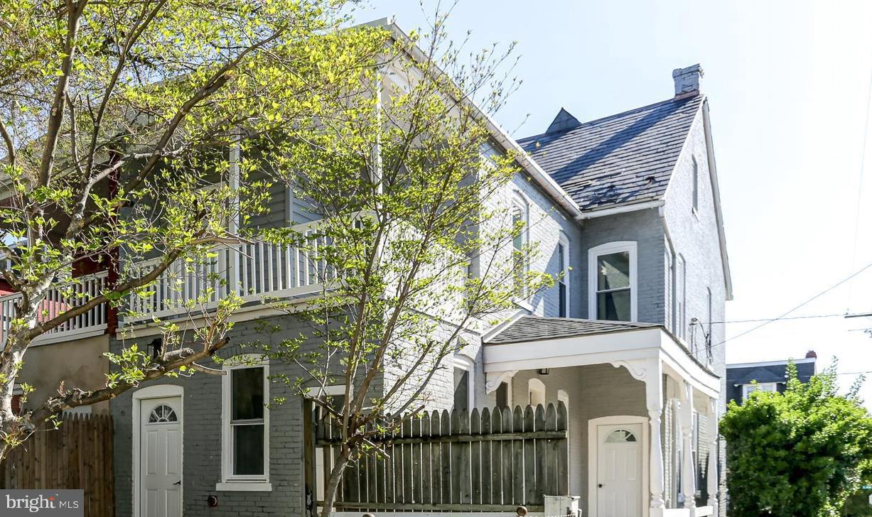 LANCASTER - Residential