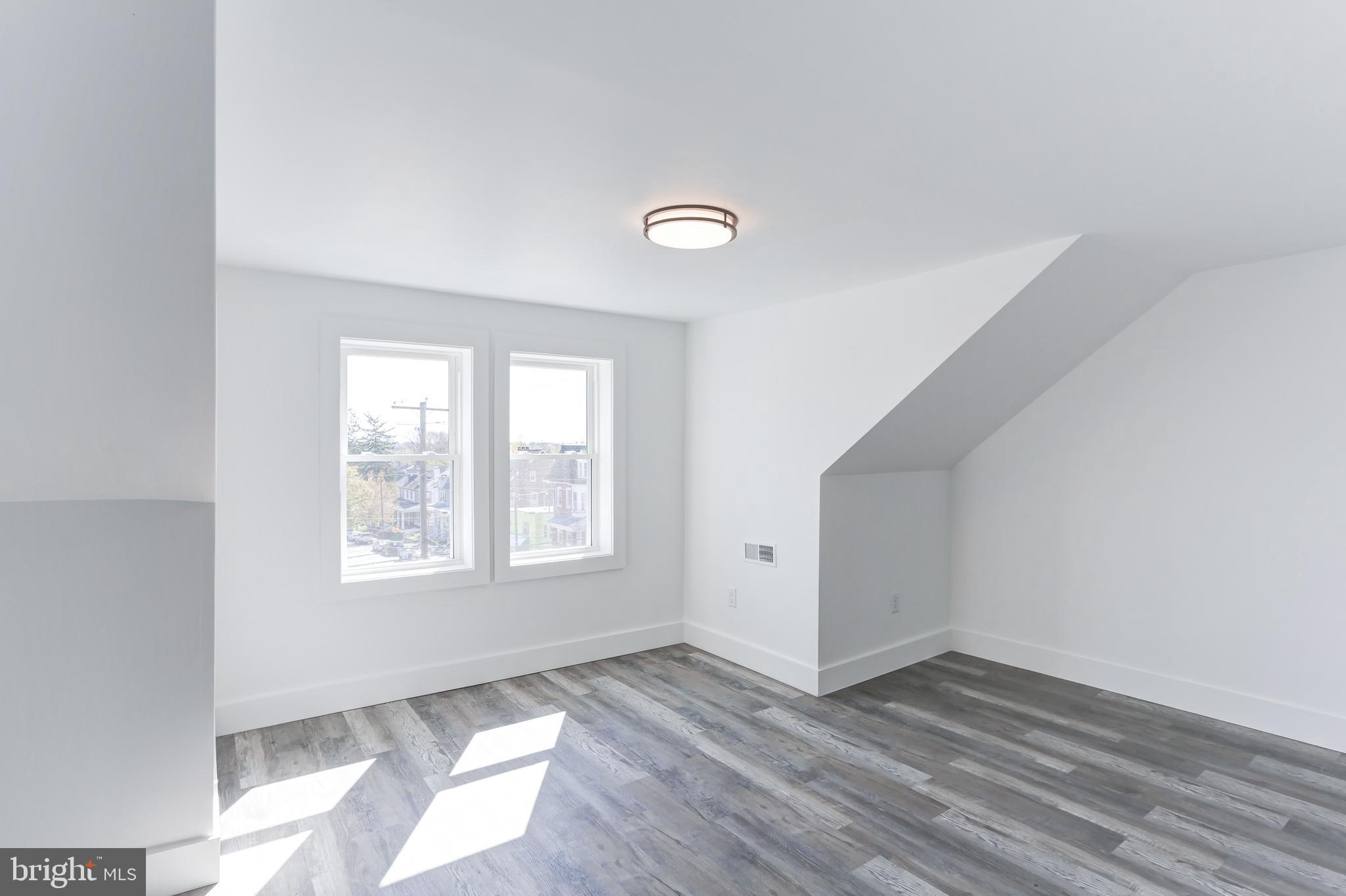 LANCASTER - Residential