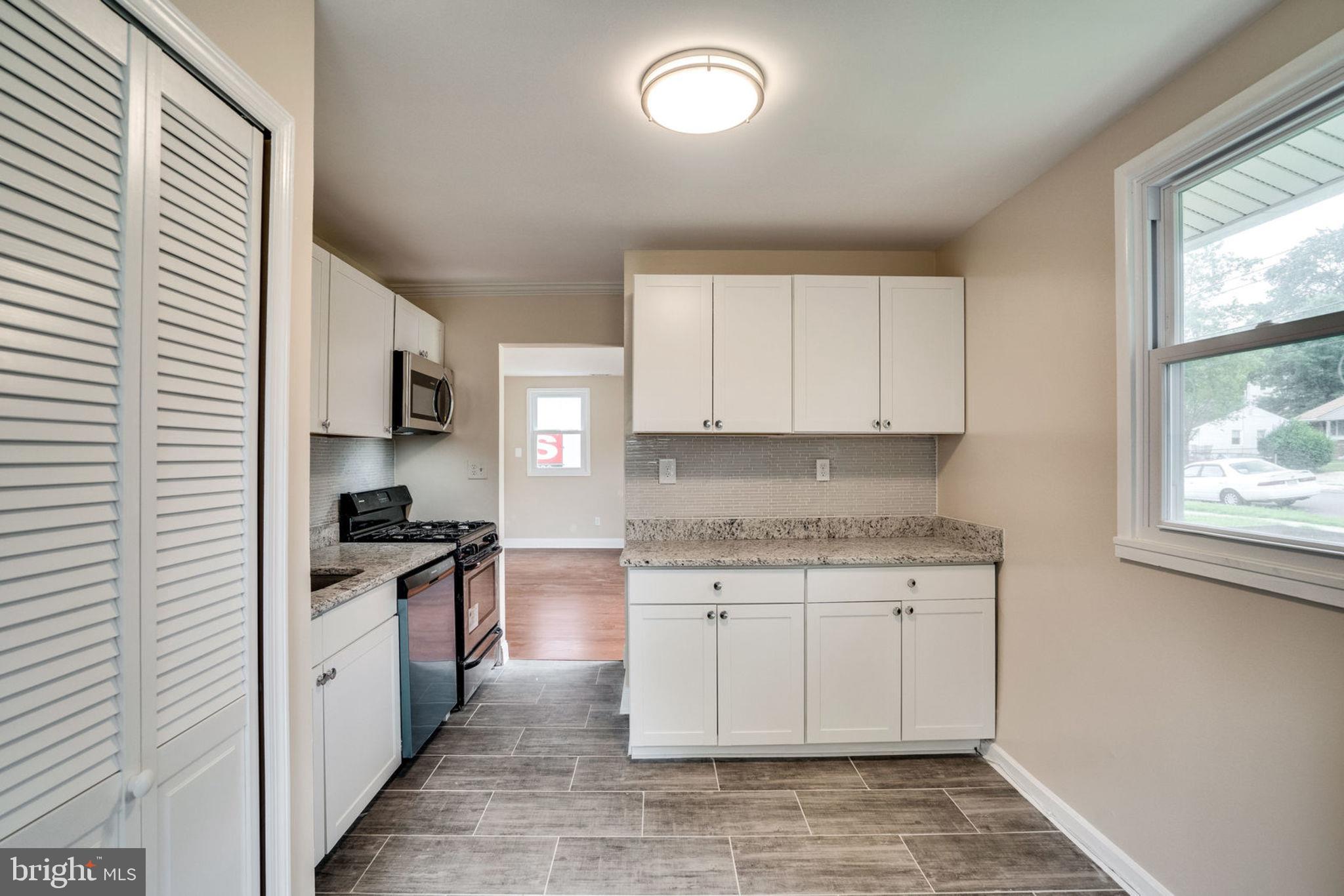 BURGUNDY MANOR - Residential