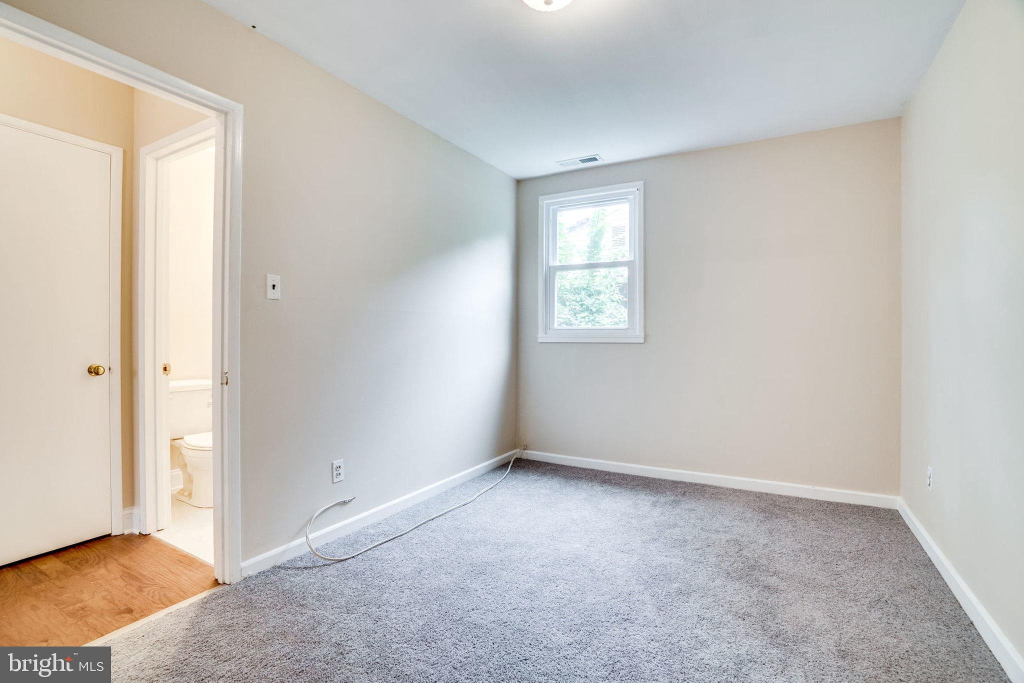 BURGUNDY MANOR - Residential