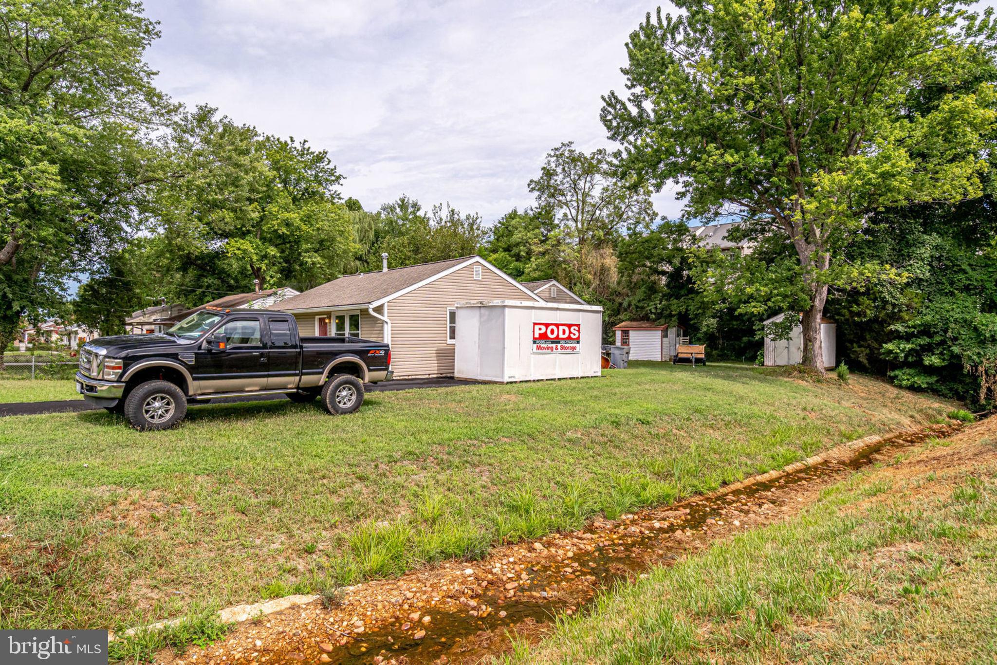 BURGUNDY MANOR - Residential