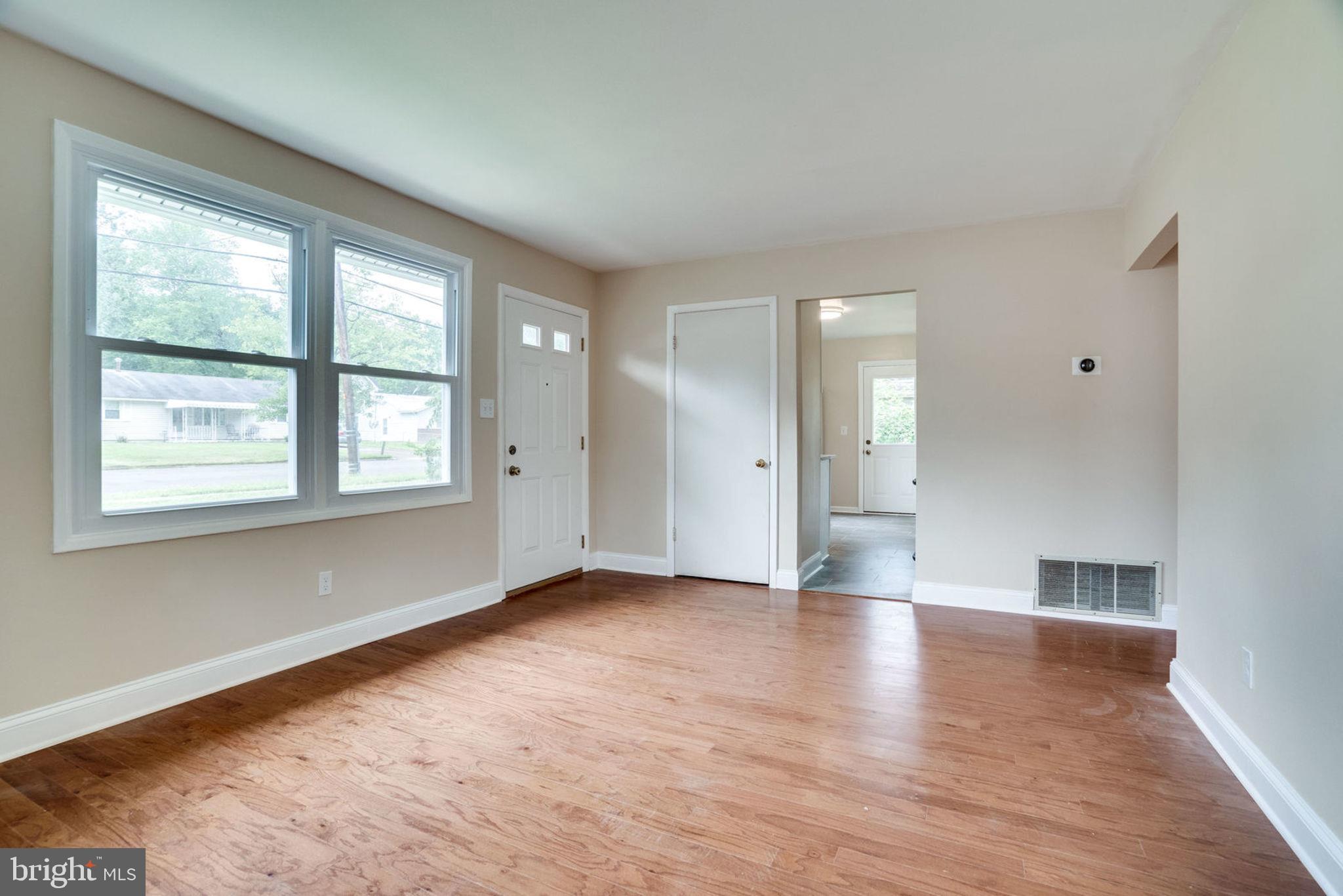 BURGUNDY MANOR - Residential