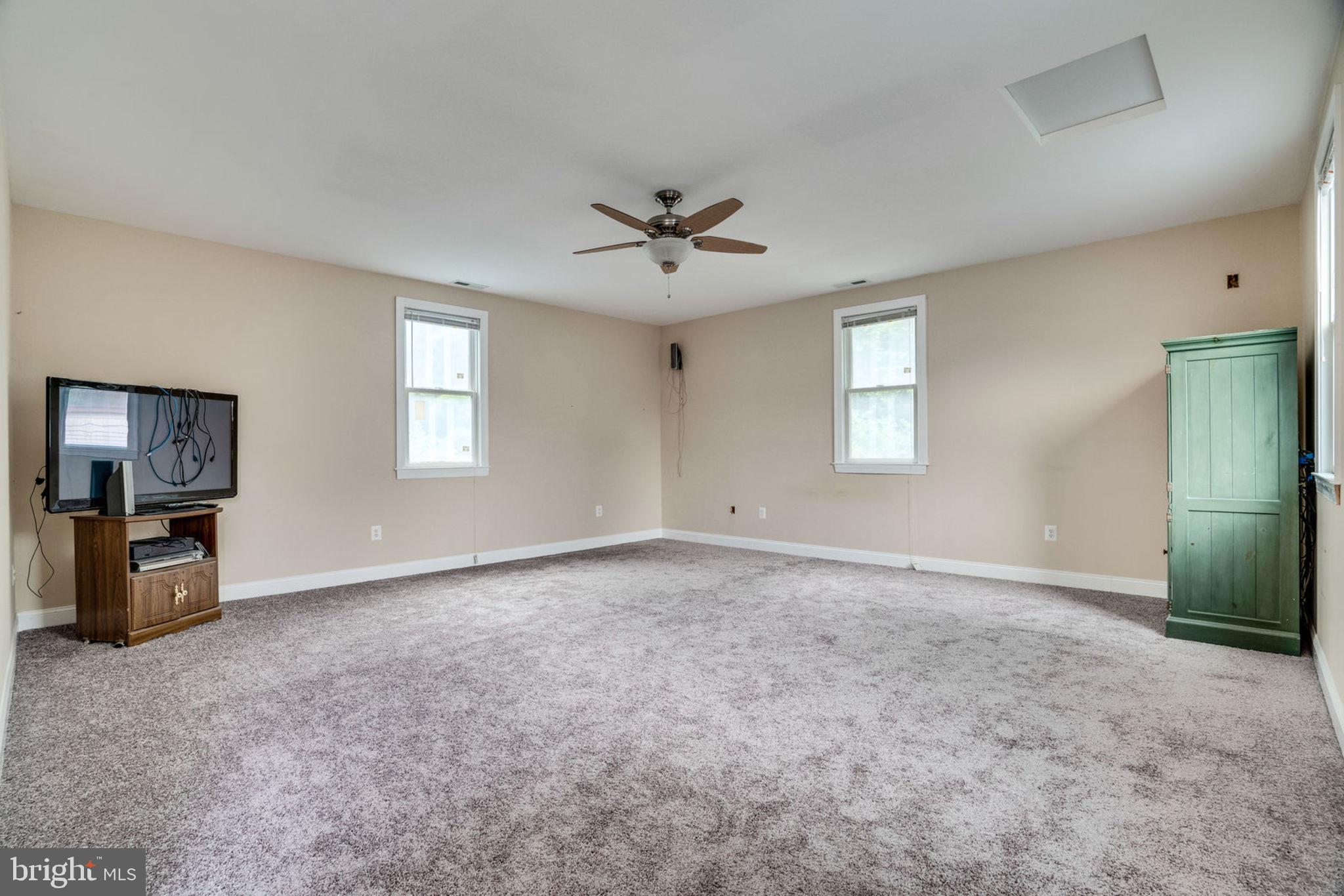 BURGUNDY MANOR - Residential