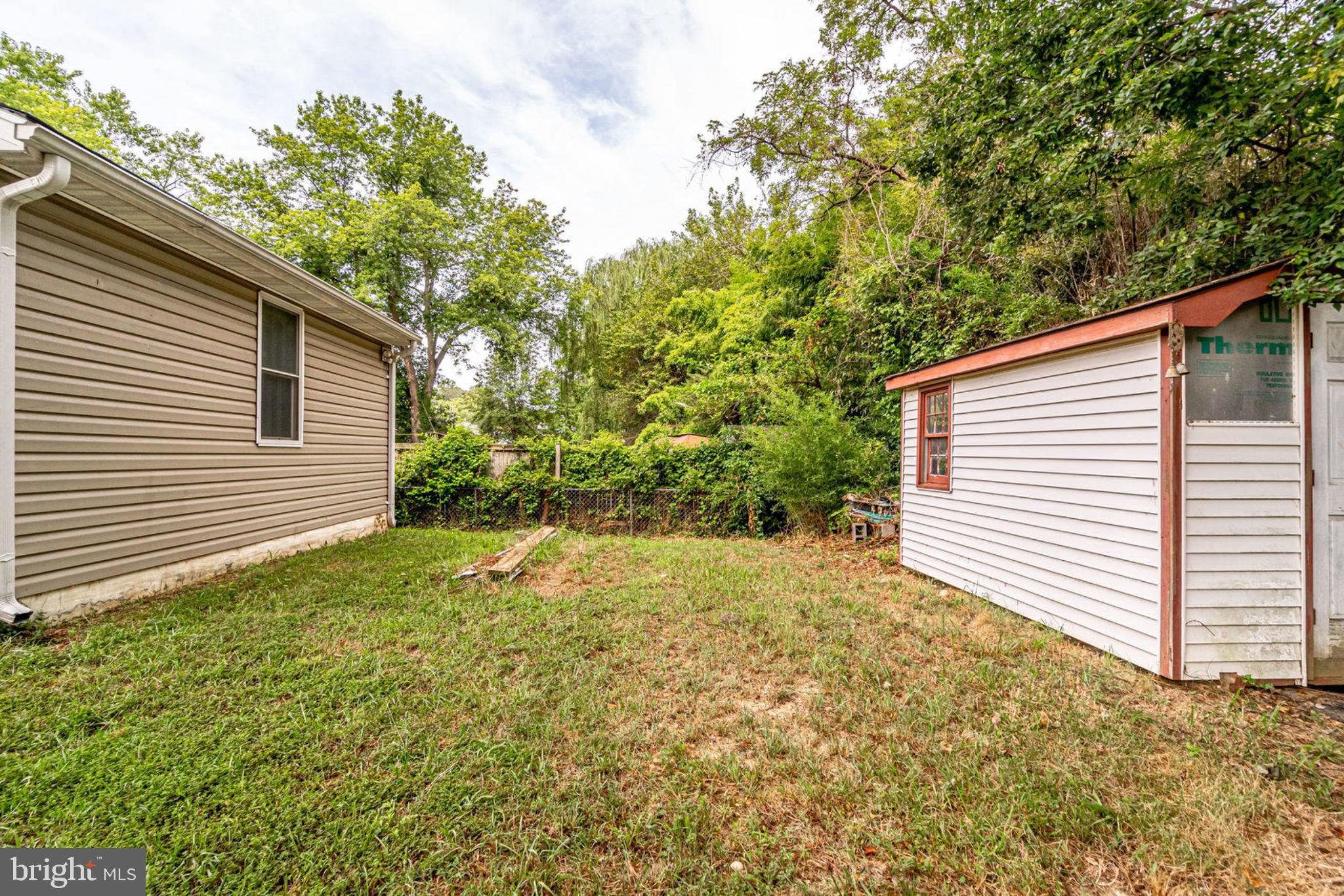 BURGUNDY MANOR - Residential