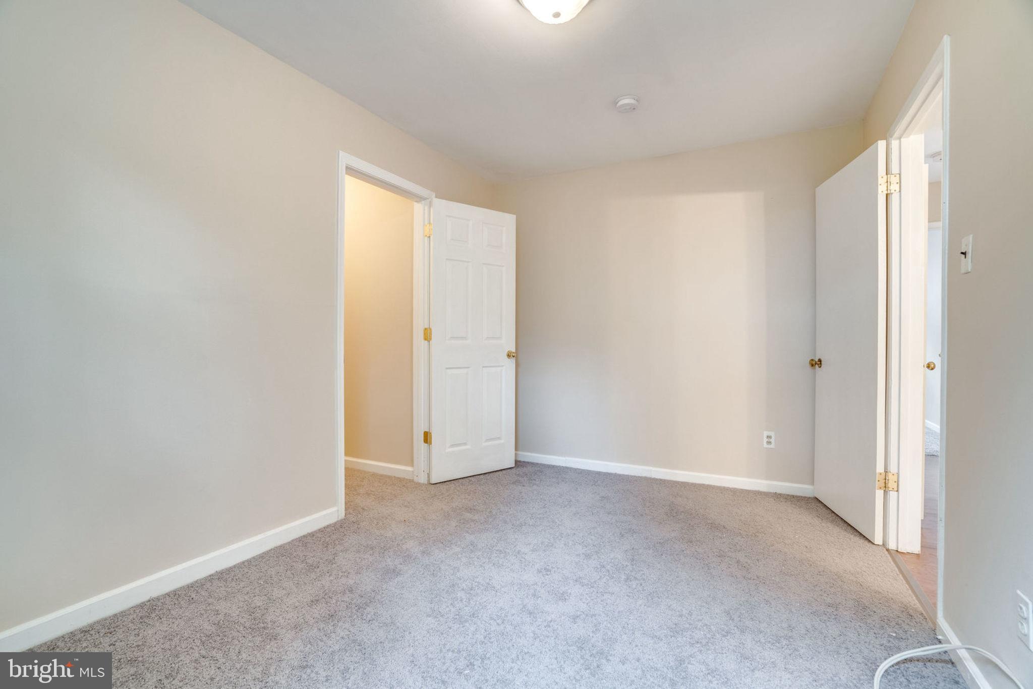 BURGUNDY MANOR - Residential