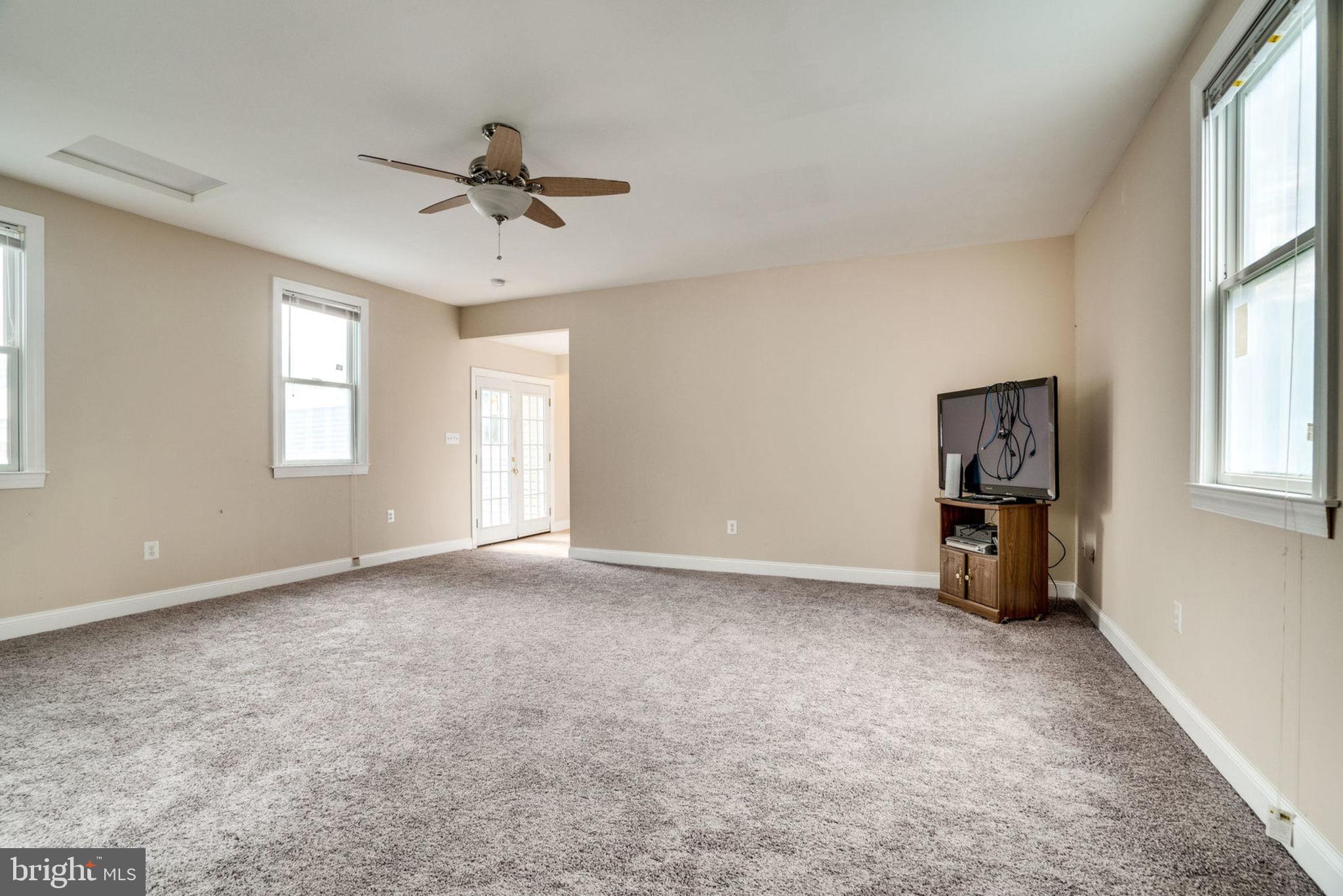 BURGUNDY MANOR - Residential