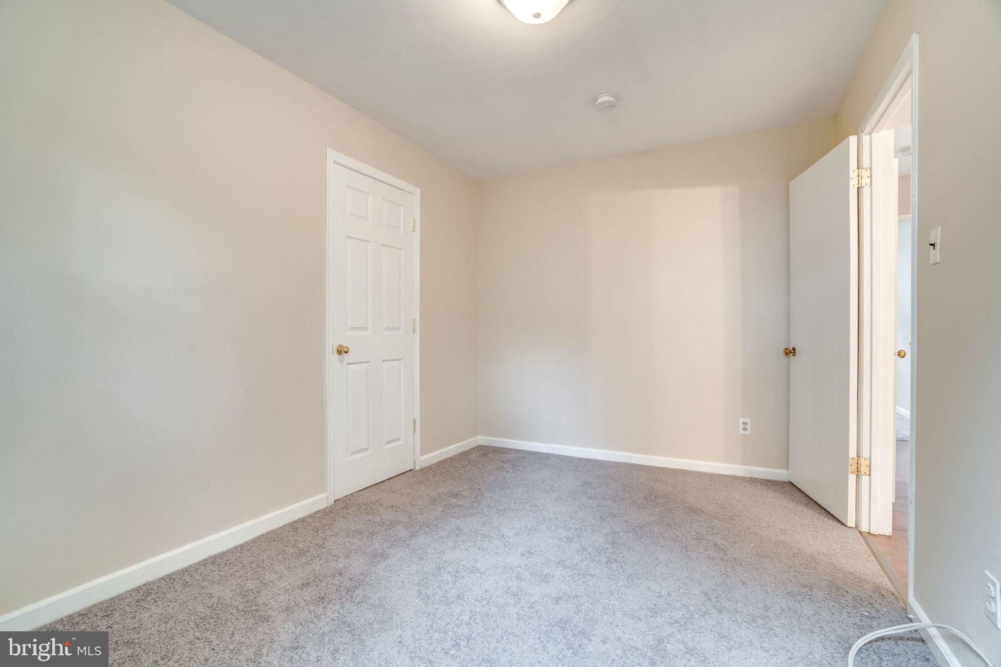 BURGUNDY MANOR - Residential