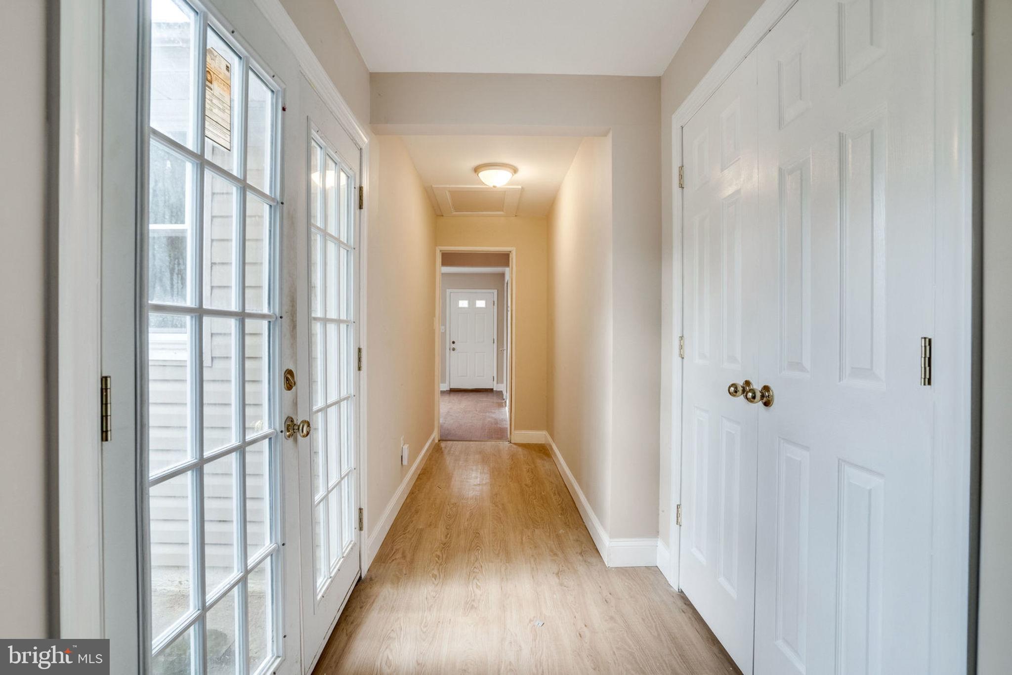 BURGUNDY MANOR - Residential