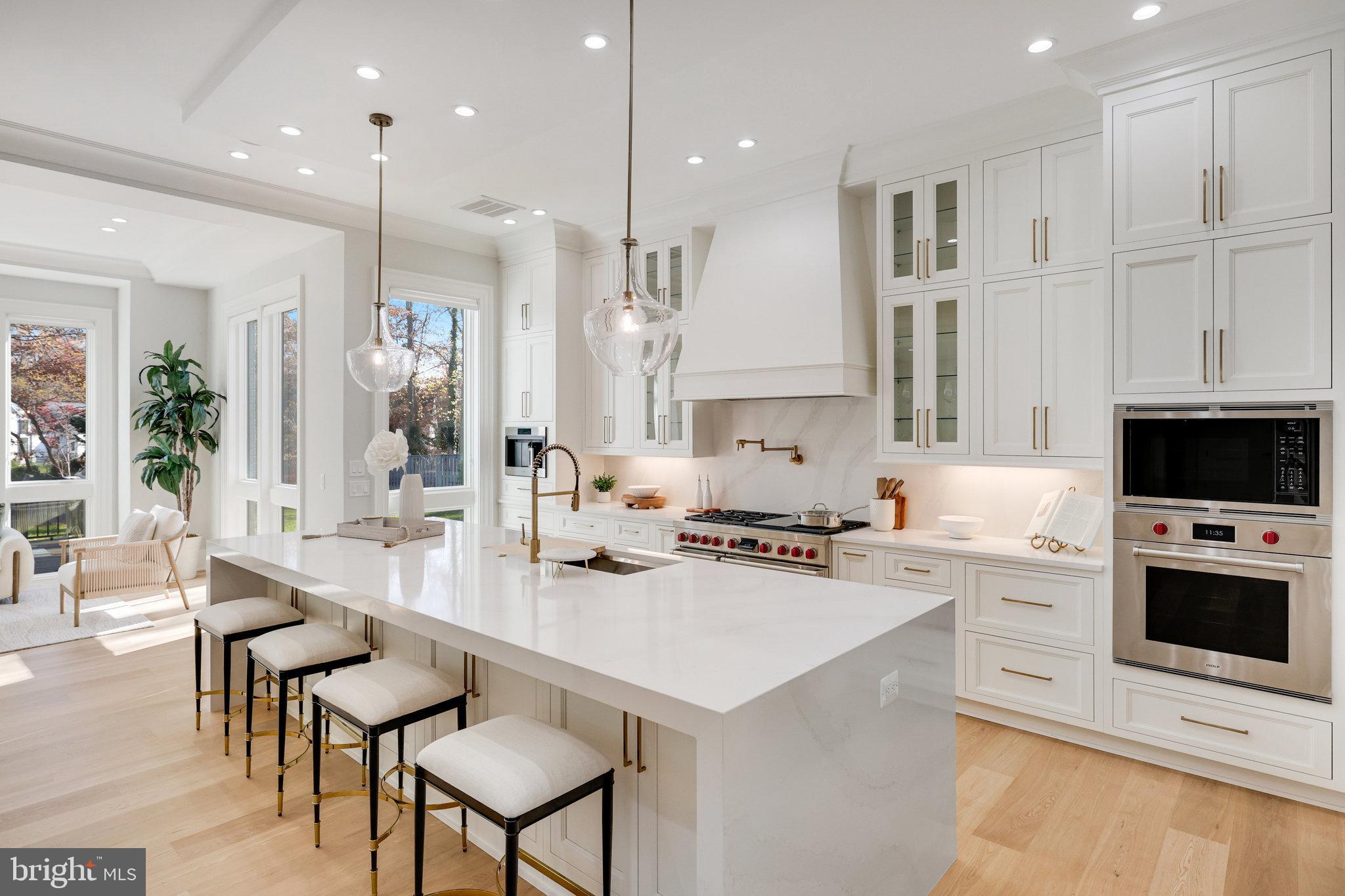 RIVER OAKS - Residential