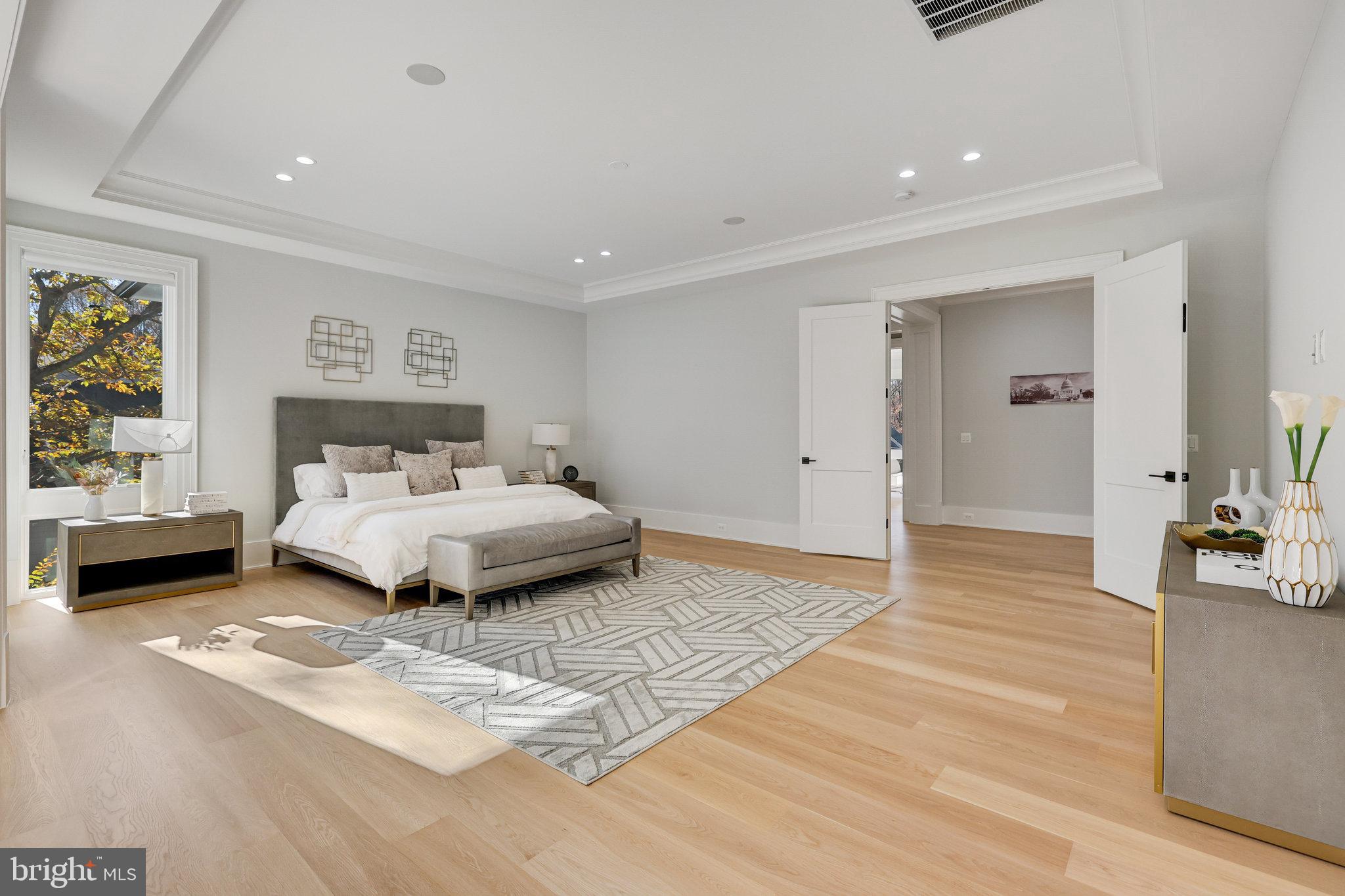 RIVER OAKS - Residential