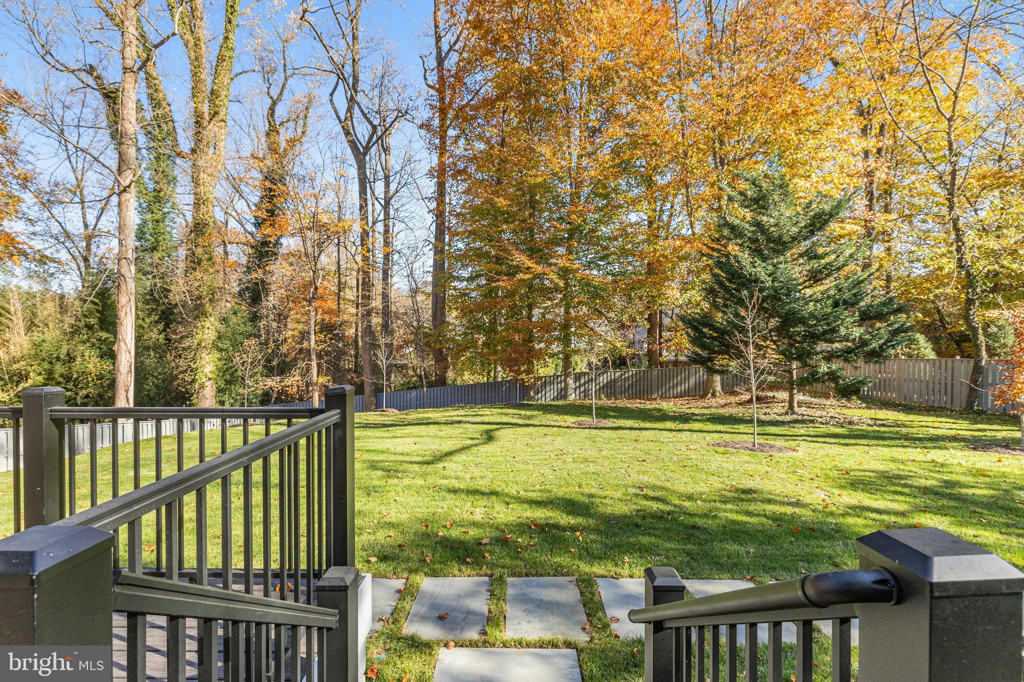 RIVER OAKS - Residential