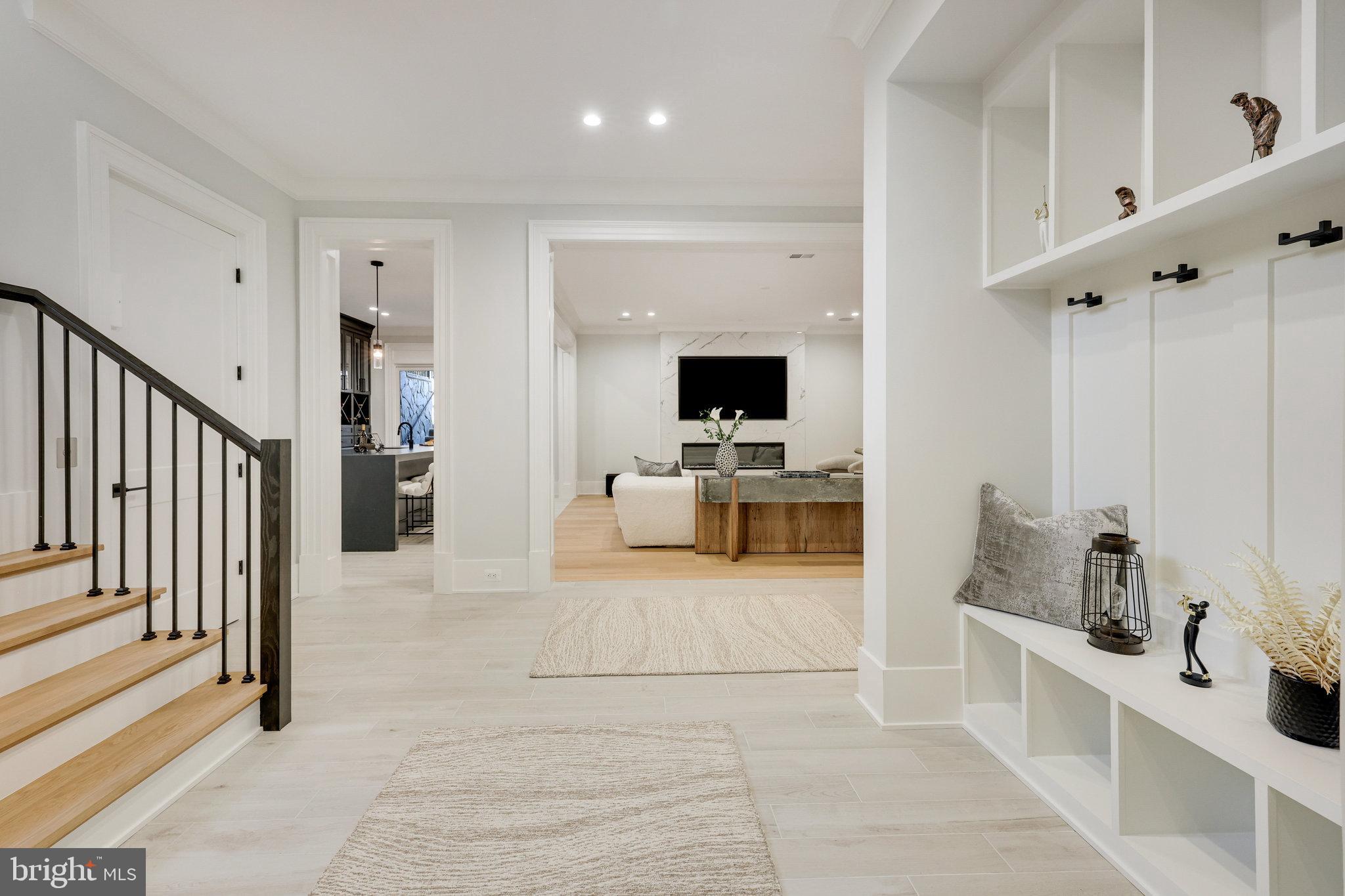 RIVER OAKS - Residential