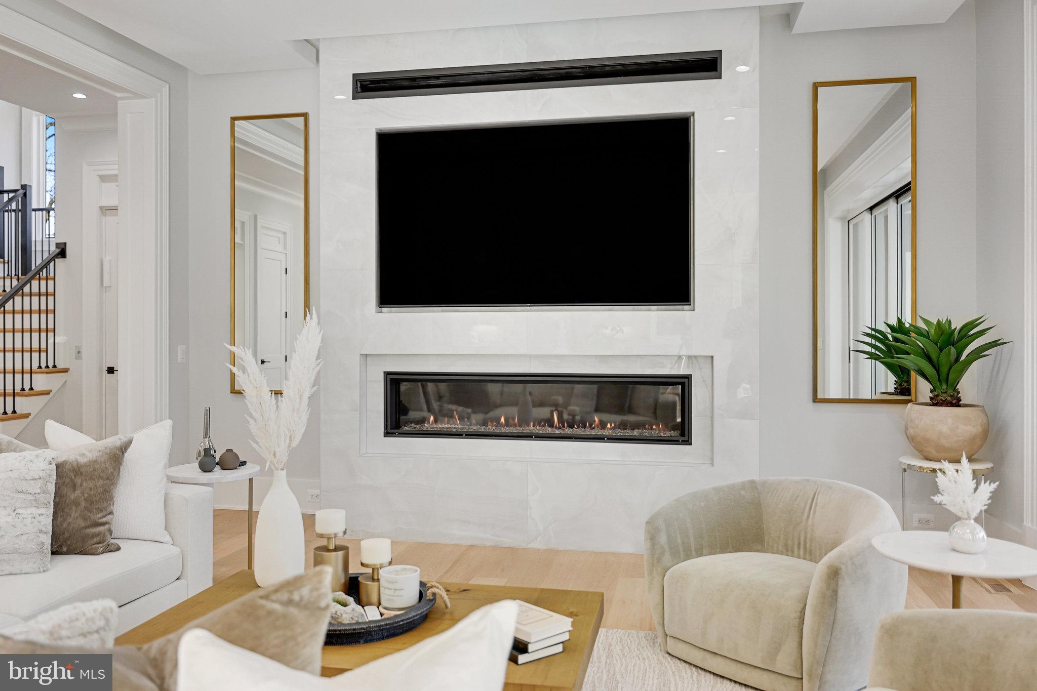 RIVER OAKS - Residential