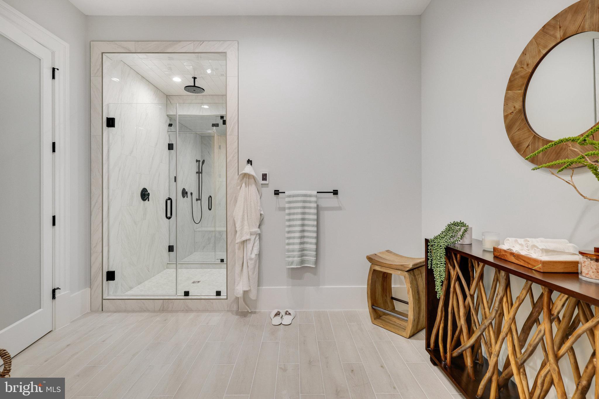 RIVER OAKS - Residential