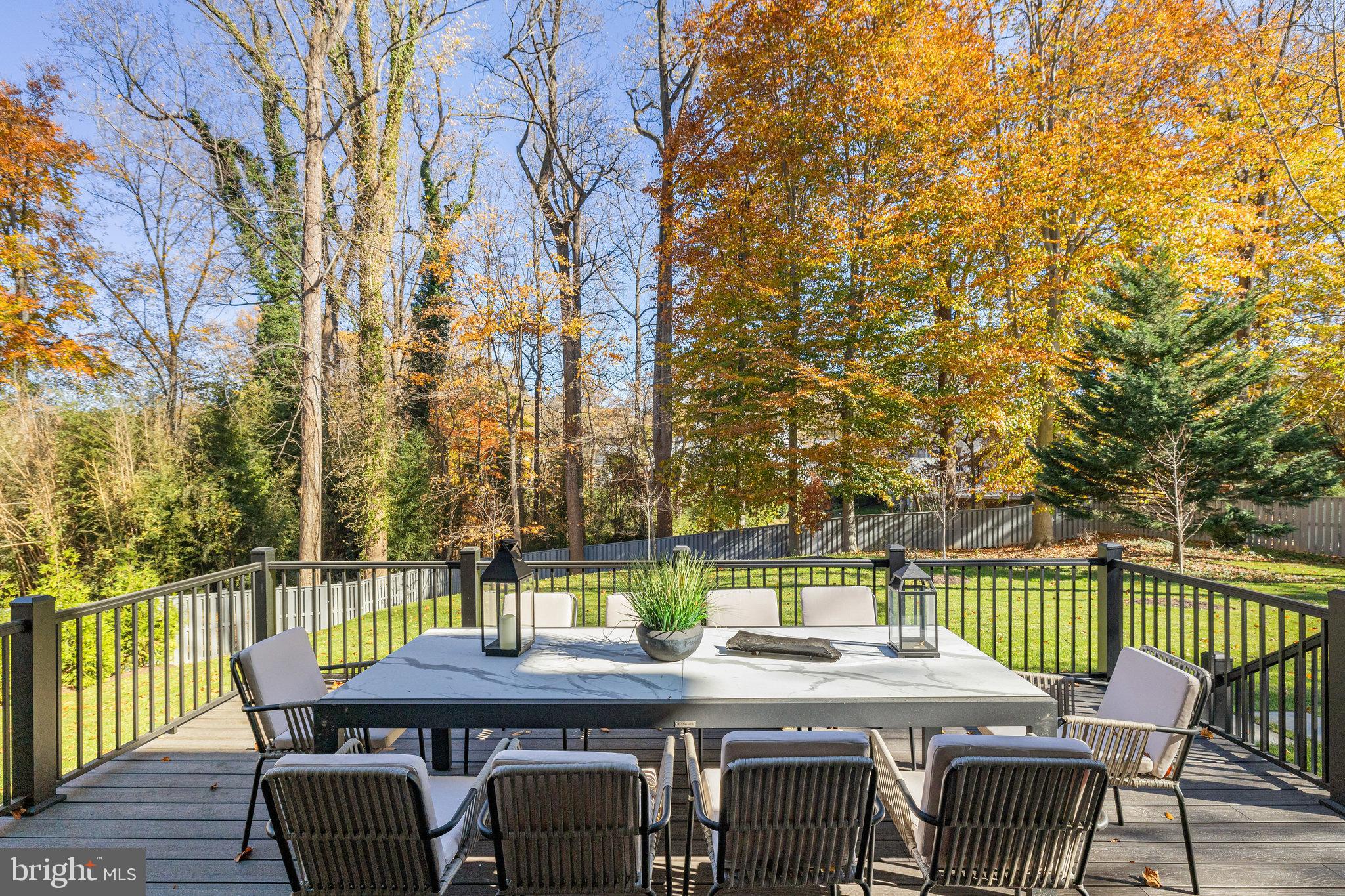 RIVER OAKS - Residential